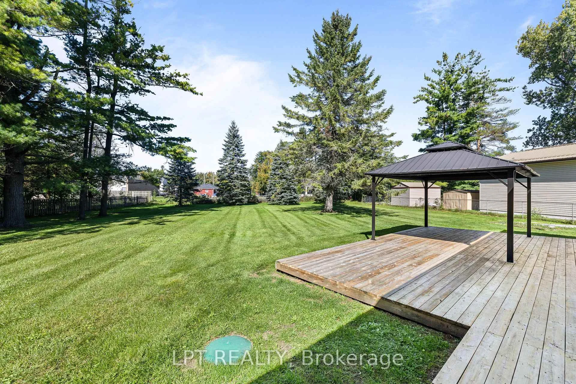 Photo 60 of 40 Rosemary Lane, Georgina, Pefferlaw — HOMEH