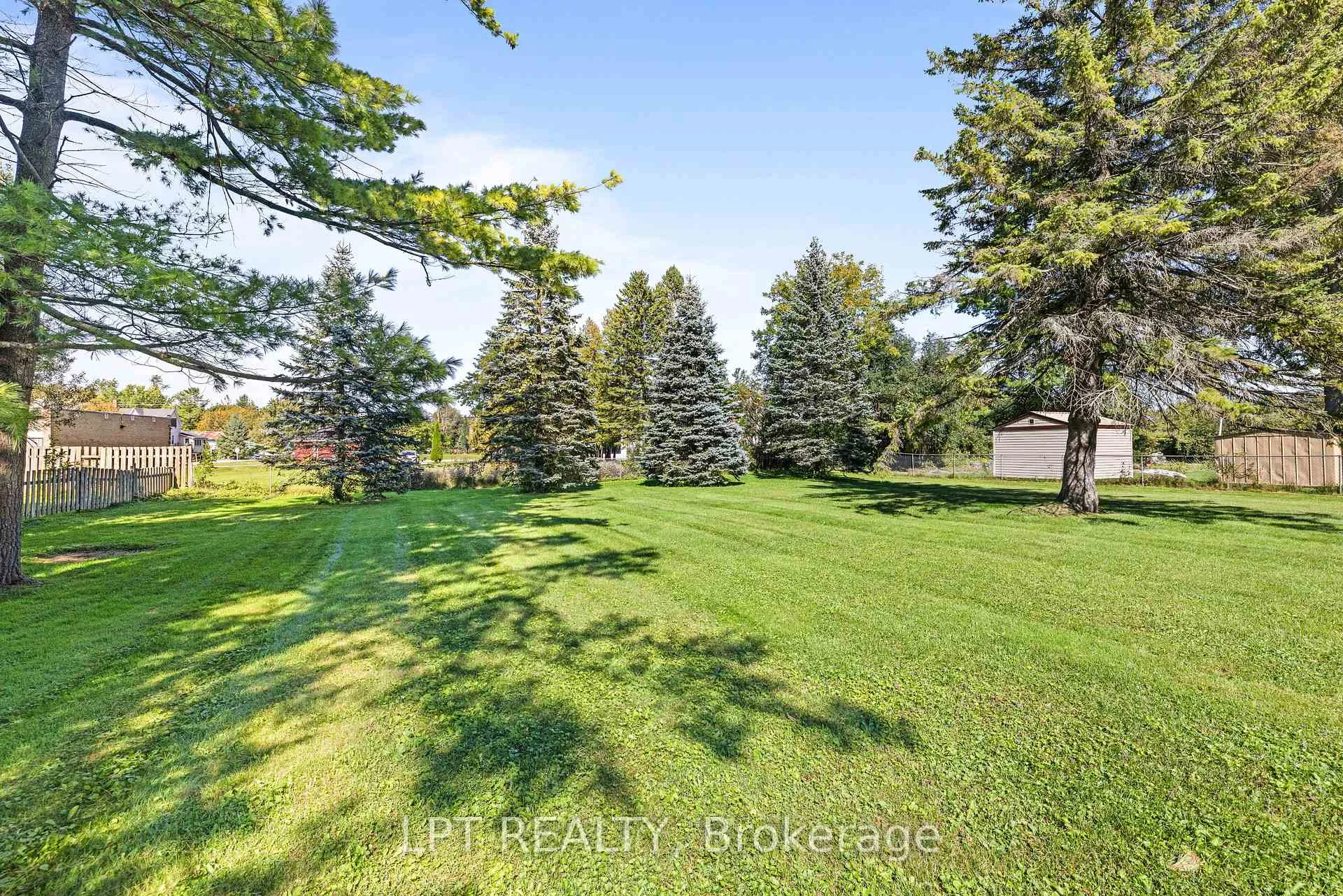 Photo 66 of 40 Rosemary Lane, Georgina, Pefferlaw — HOMEH