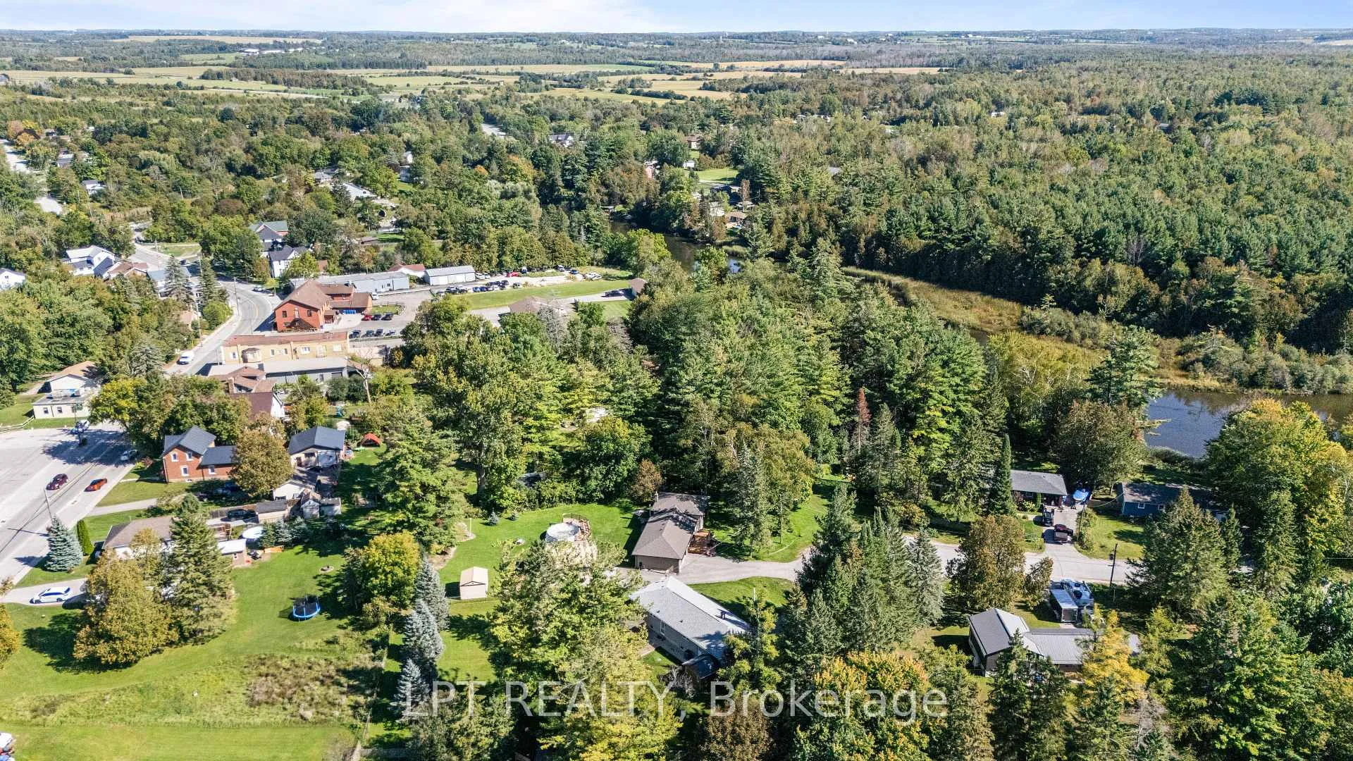 Photo 74 of 40 Rosemary Lane, Georgina, Pefferlaw — HOMEH