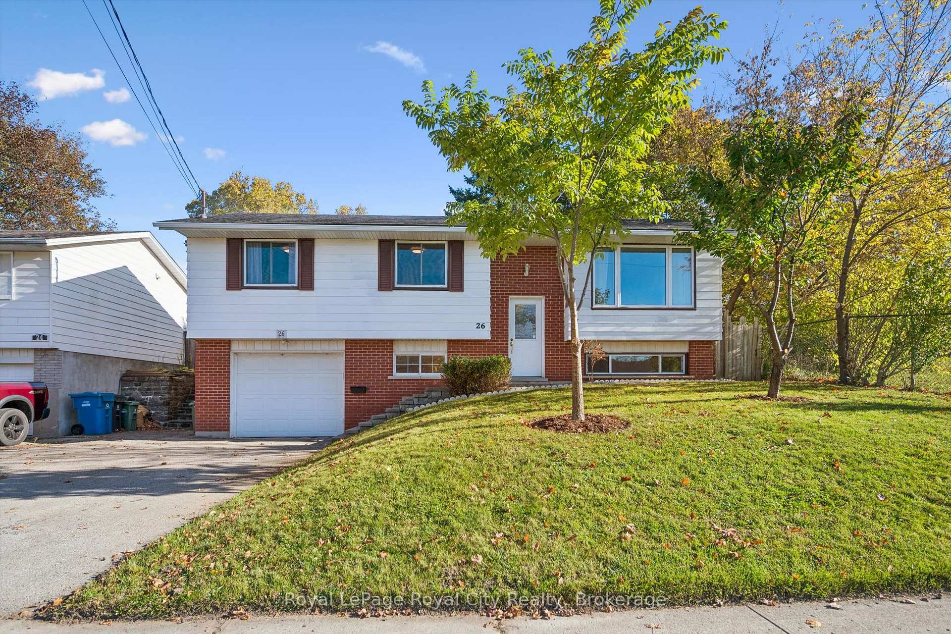 Photo 2 of 26 Dakota Drive, Guelph, Victoria North — HOMEH
