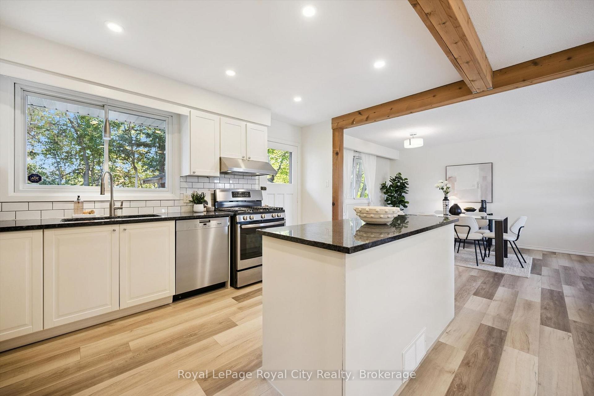 Photo 13 of 26 Dakota Drive, Guelph, Victoria North — HOMEH