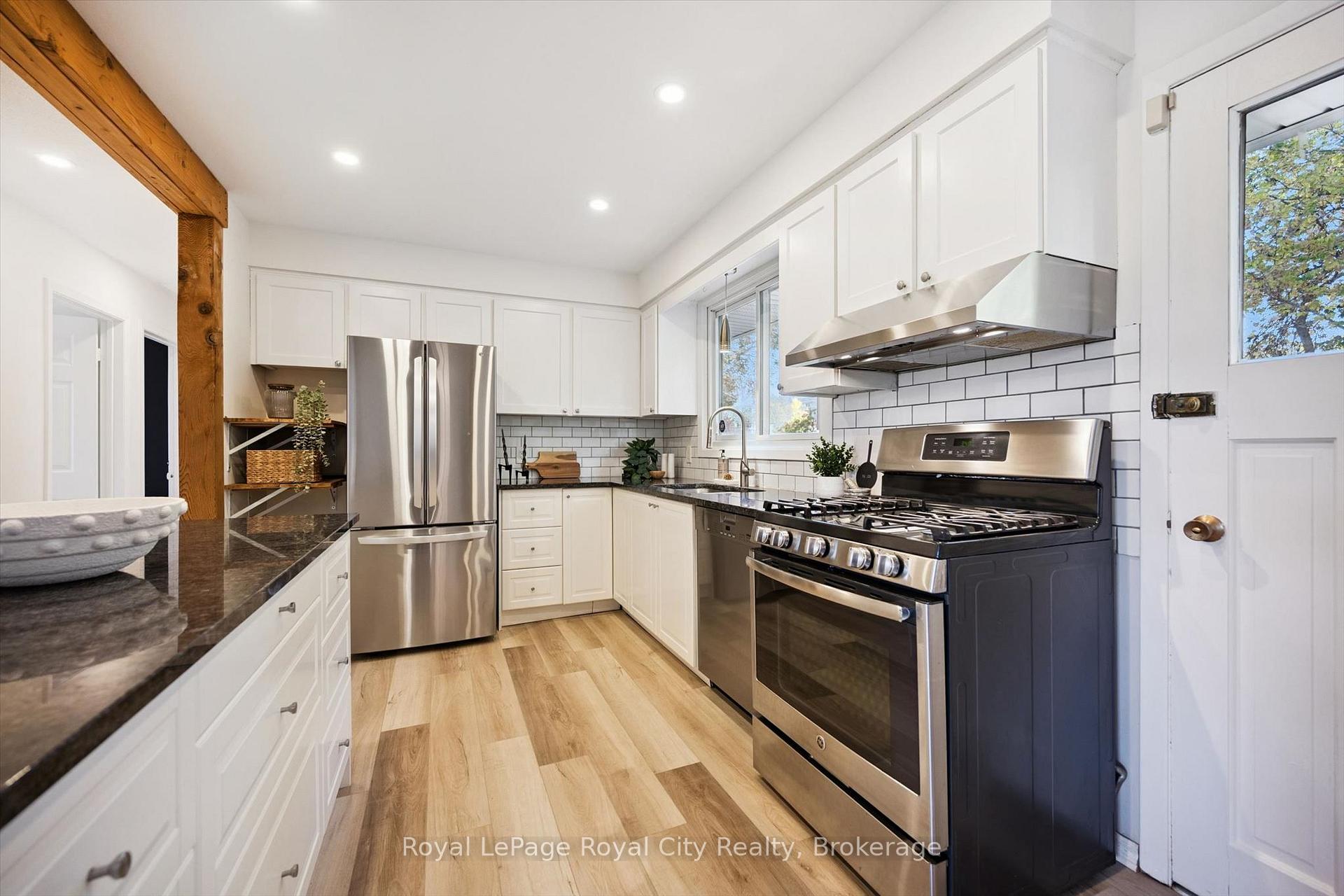 Photo 14 of 26 Dakota Drive, Guelph, Victoria North — HOMEH