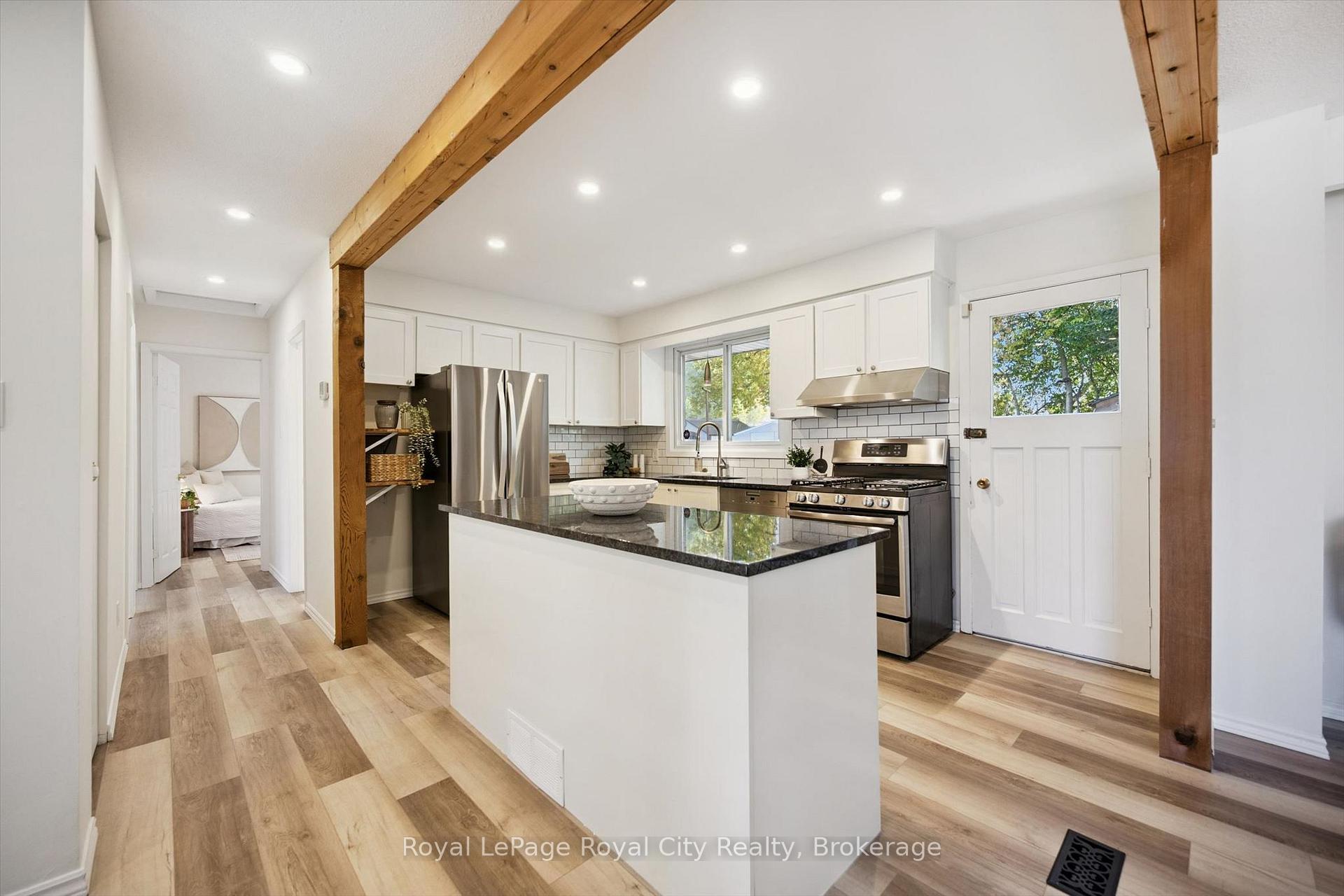 Photo 16 of 26 Dakota Drive, Guelph, Victoria North — HOMEH