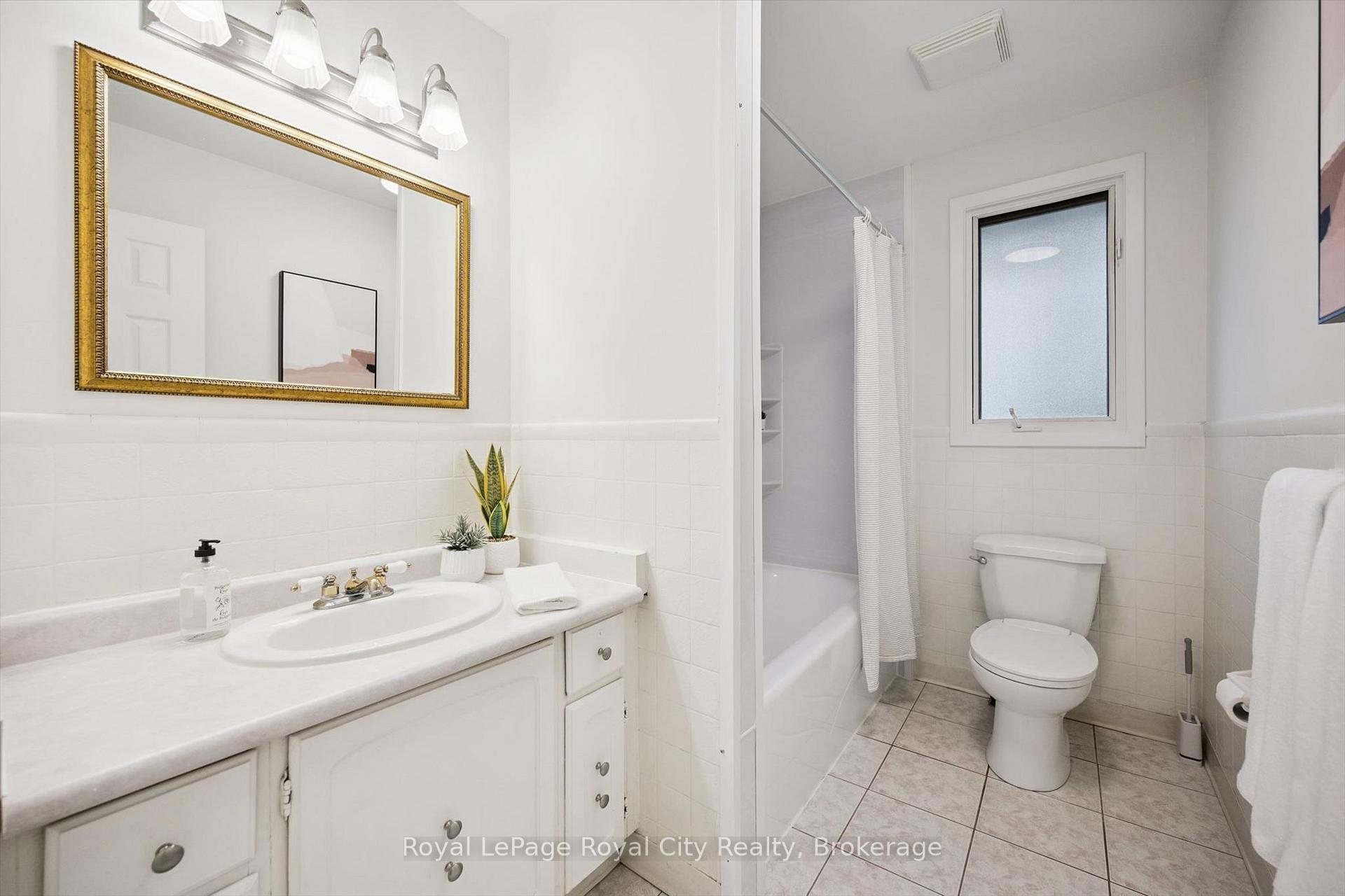 Photo 20 of 26 Dakota Drive, Guelph, Victoria North — HOMEH