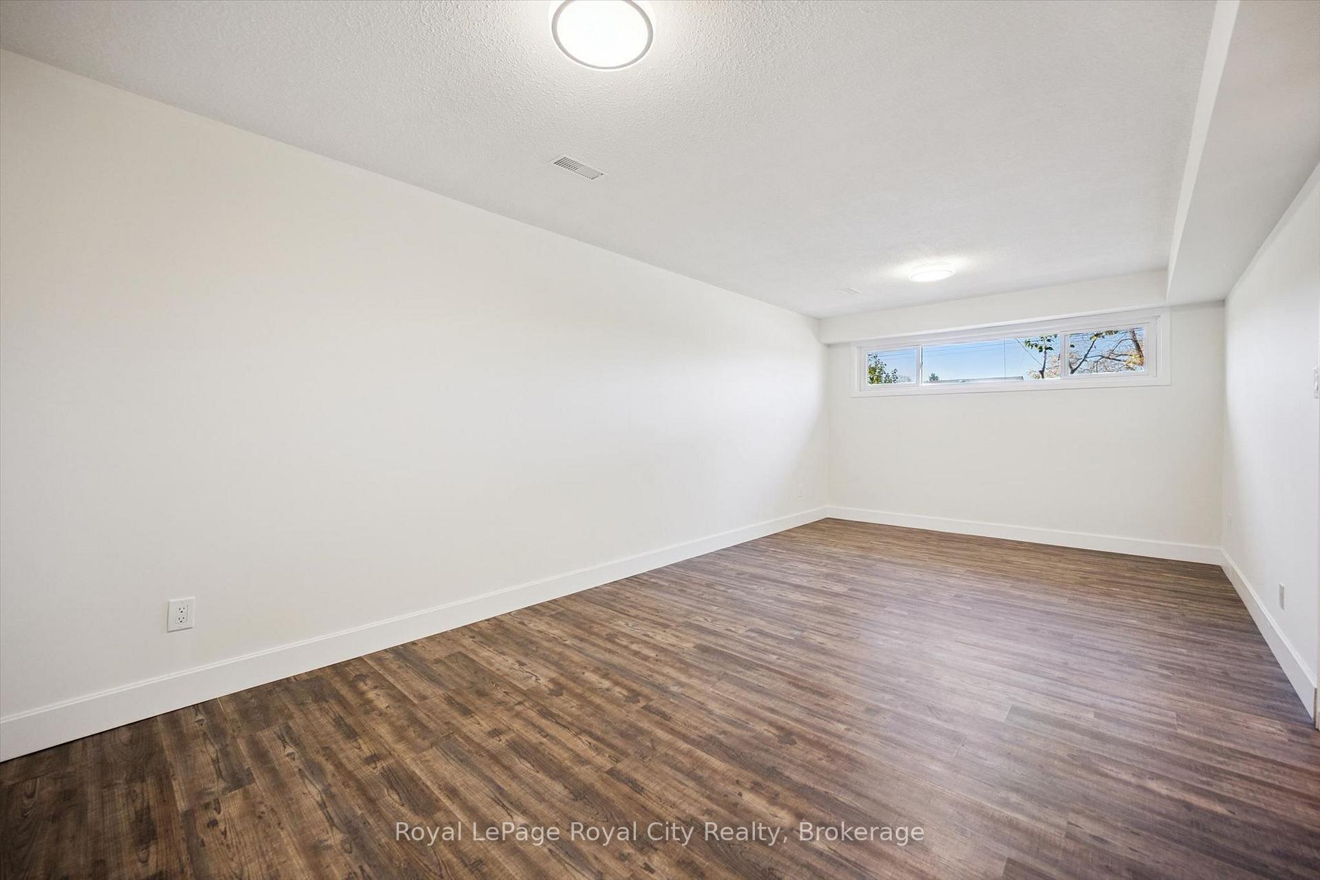 Photo 21 of 26 Dakota Drive, Guelph, Victoria North — HOMEH