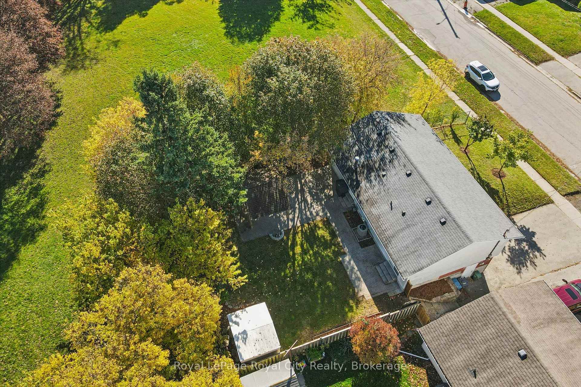 Photo 35 of 26 Dakota Drive, Guelph, Victoria North — HOMEH