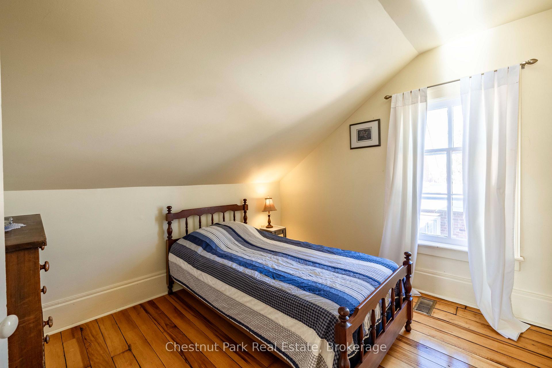 Photo 23 of 756 15th Street E, Owen Sound — HOMEH