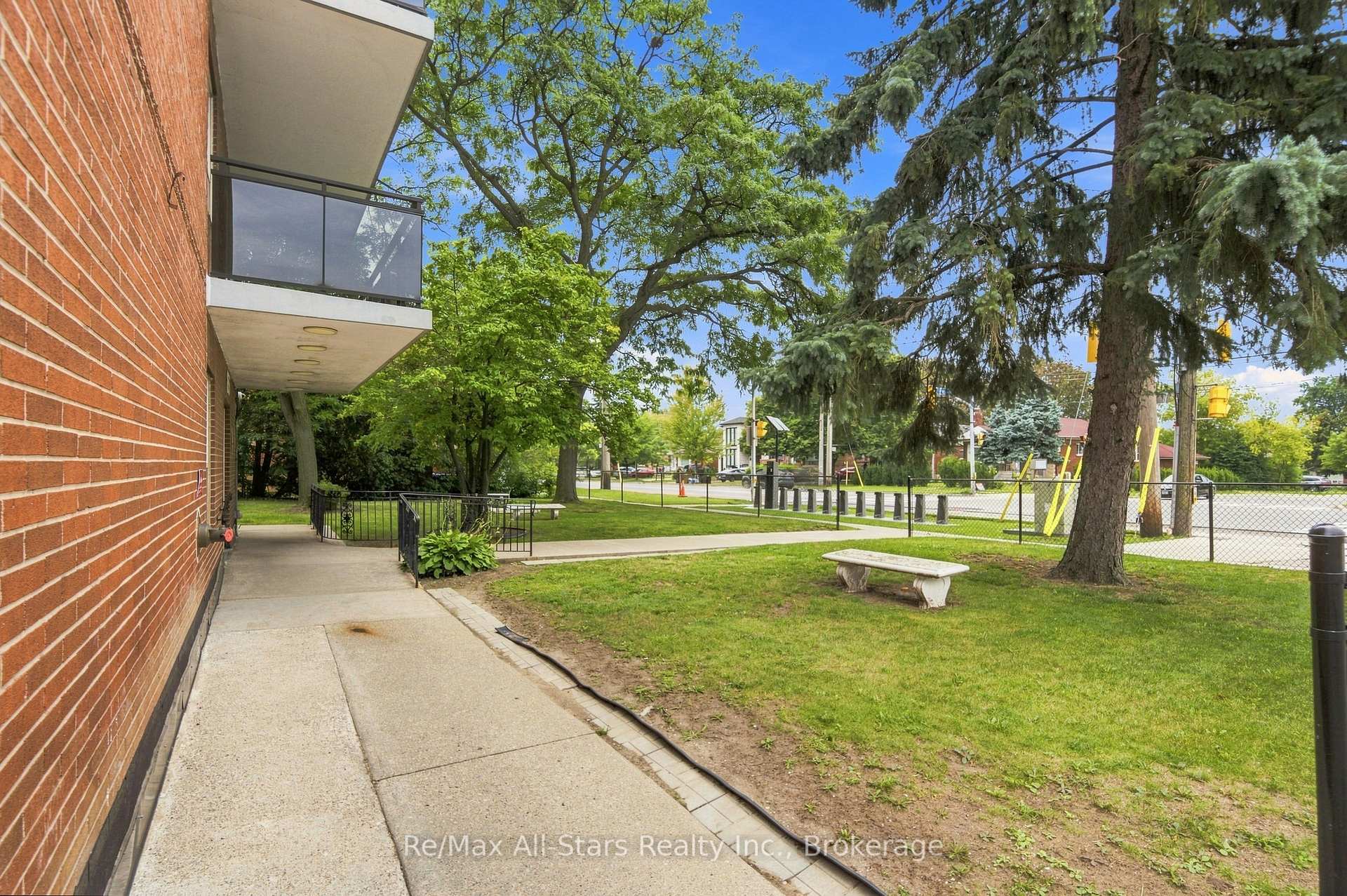 Photo 5 of Unit 806, 855 Kennedy Road, Scarborough, Ionview — HOMEH