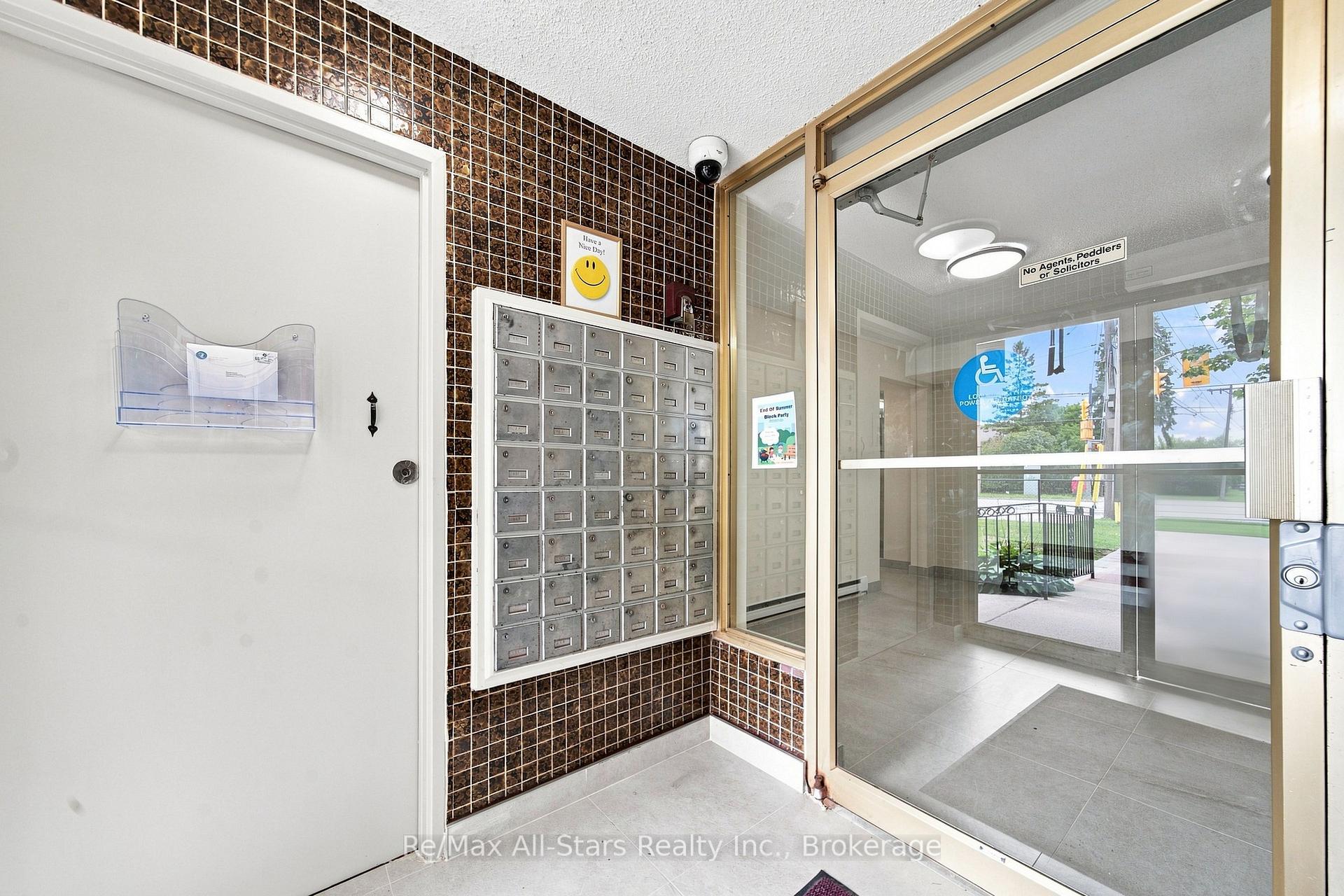 Photo 7 of Unit 806, 855 Kennedy Road, Scarborough, Ionview — HOMEH