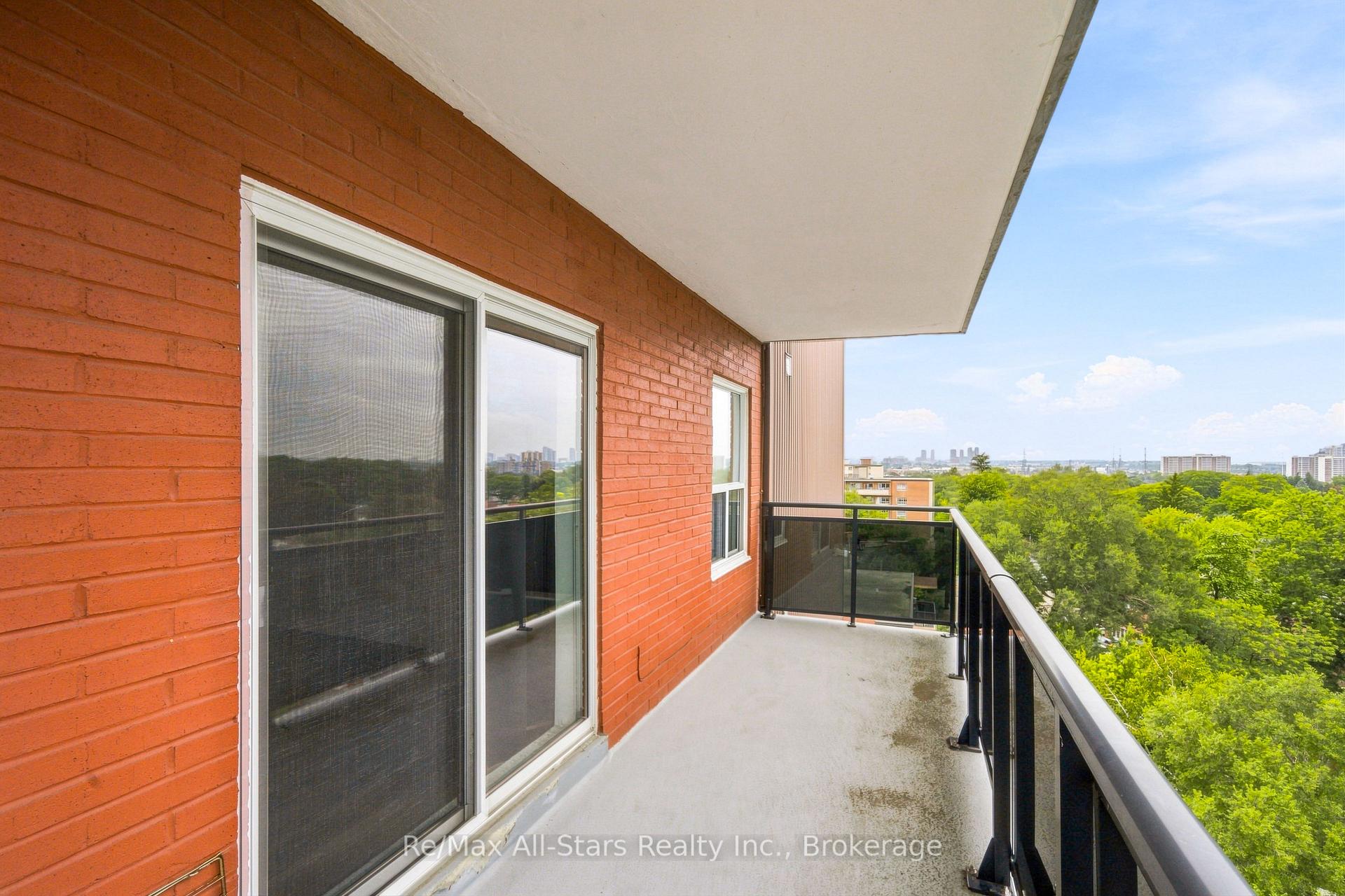Photo 13 of Unit 806, 855 Kennedy Road, Scarborough, Ionview — HOMEH
