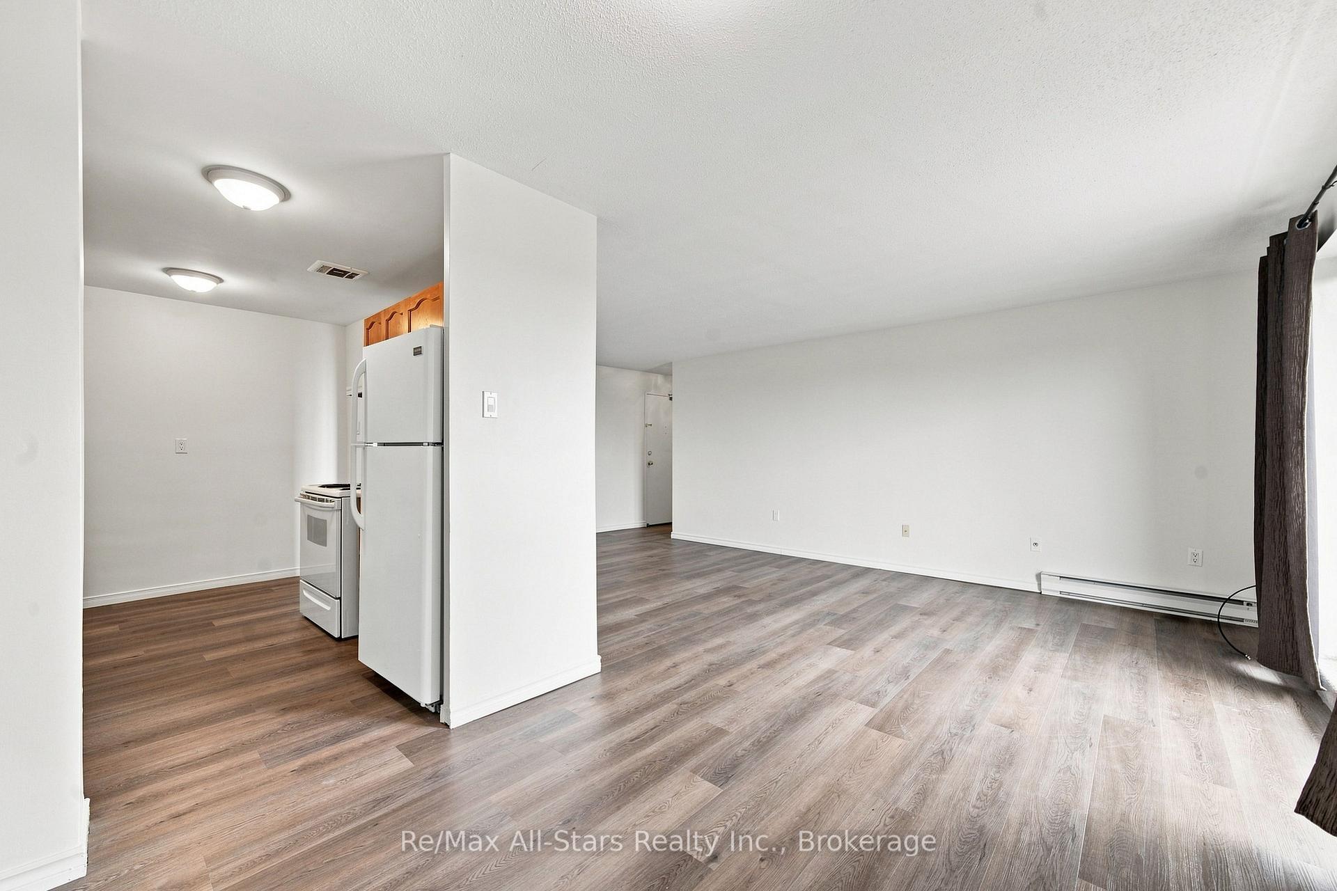 Photo 18 of Unit 806, 855 Kennedy Road, Scarborough, Ionview — HOMEH