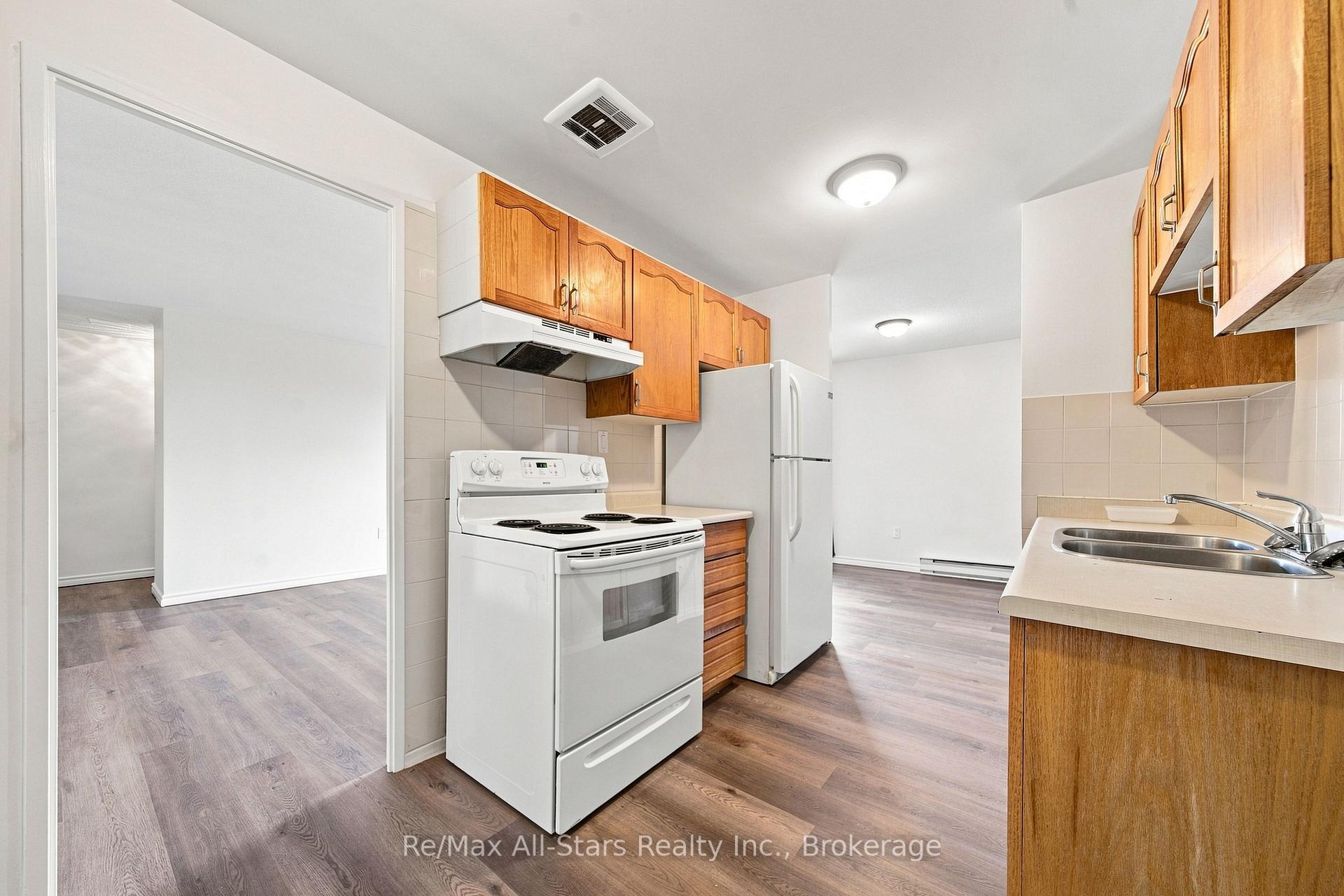 Photo 20 of Unit 806, 855 Kennedy Road, Scarborough, Ionview — HOMEH