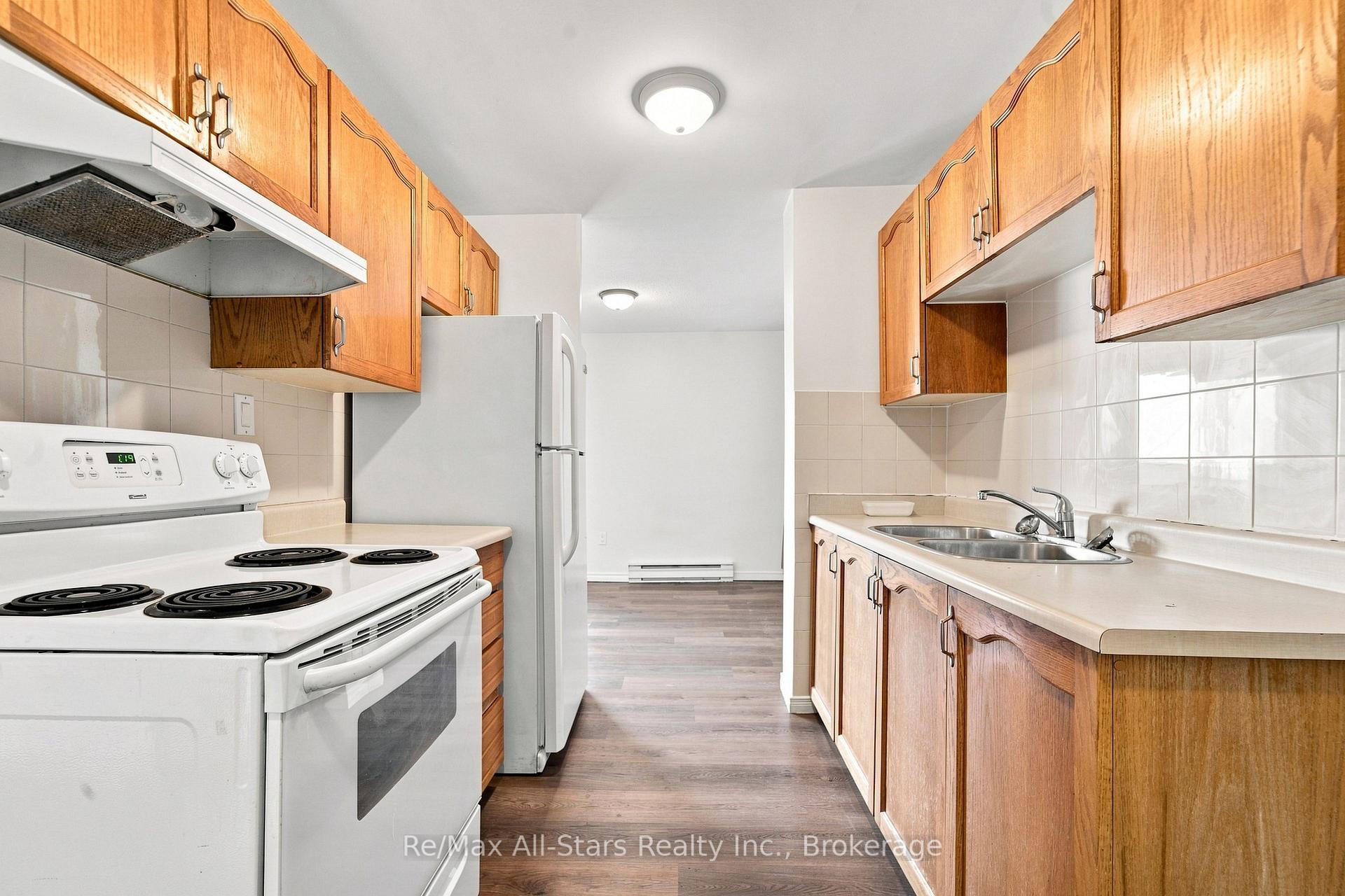 Photo 22 of Unit 806, 855 Kennedy Road, Scarborough, Ionview — HOMEH