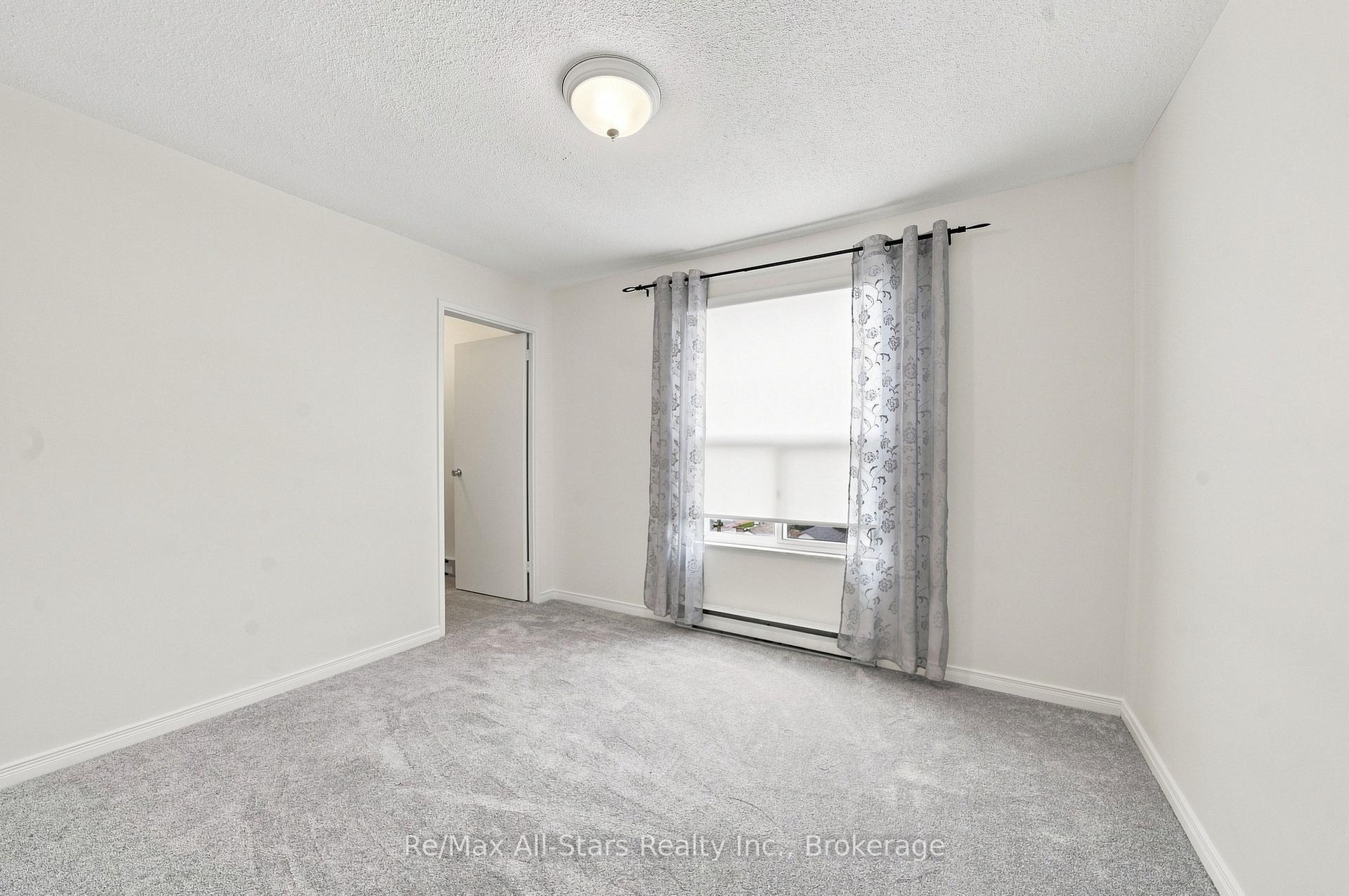 Photo 30 of Unit 806, 855 Kennedy Road, Scarborough, Ionview — HOMEH