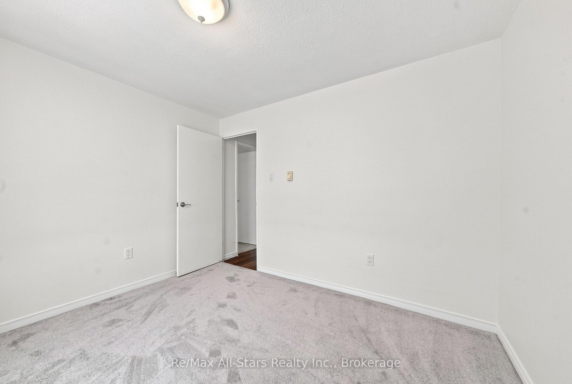 Photo 32 of Unit 806, 855 Kennedy Road, Scarborough, Ionview — HOMEH