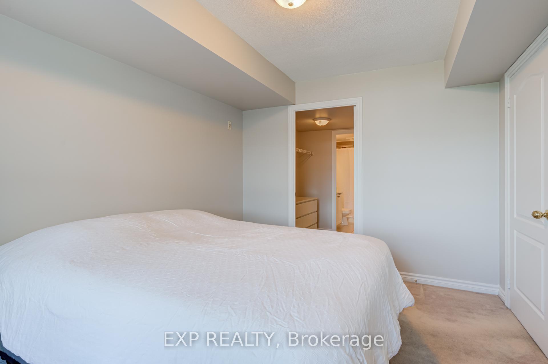 Photo 9 of Unit 506, 3840 Bathurst Street, North York, Clanton Park — HOMEH