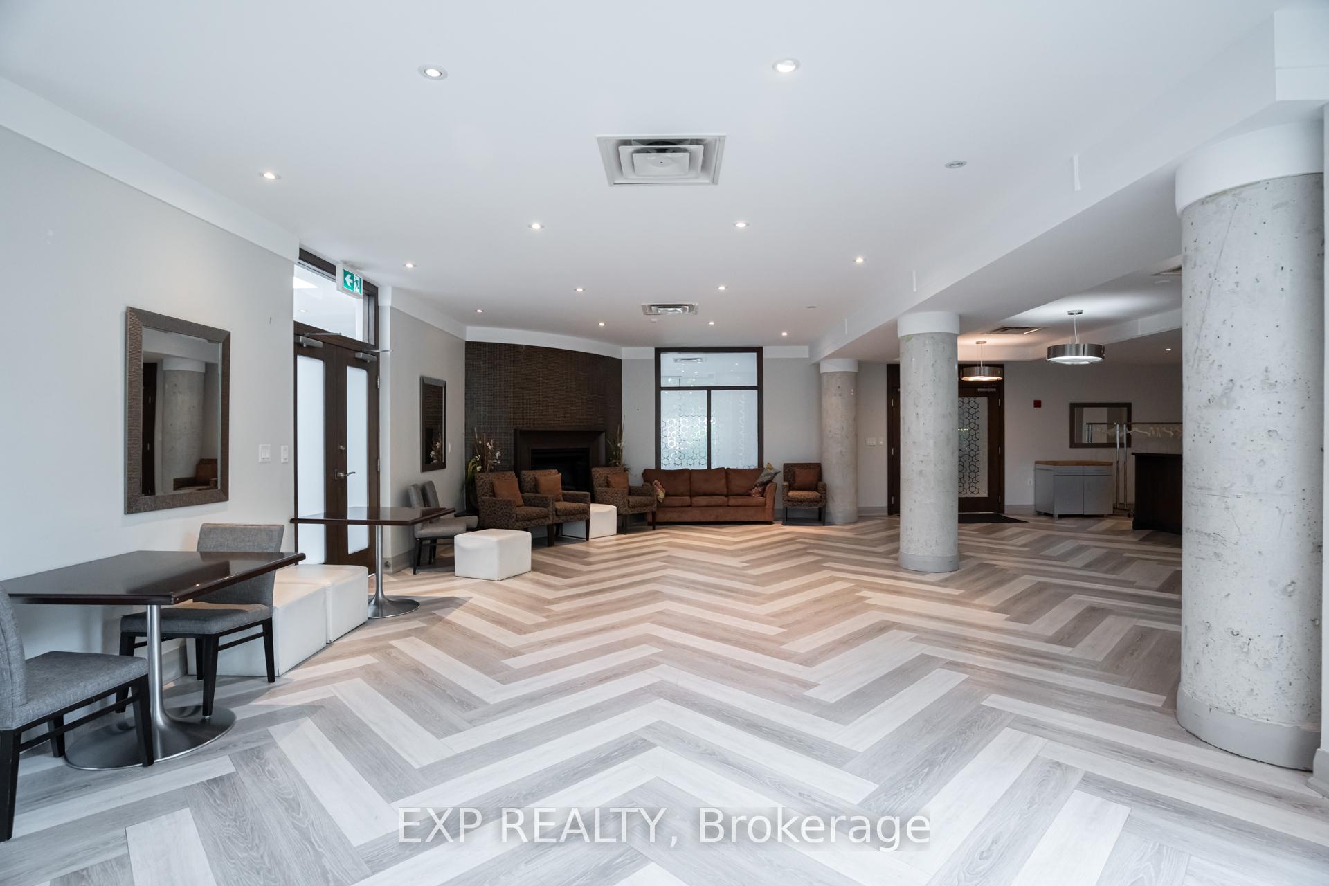 Photo 25 of Unit 506, 3840 Bathurst Street, North York, Clanton Park — HOMEH