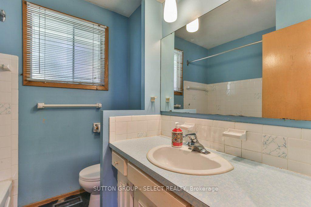 Photo 21 of 88 Ebury Crescent, London, South S — HOMEH