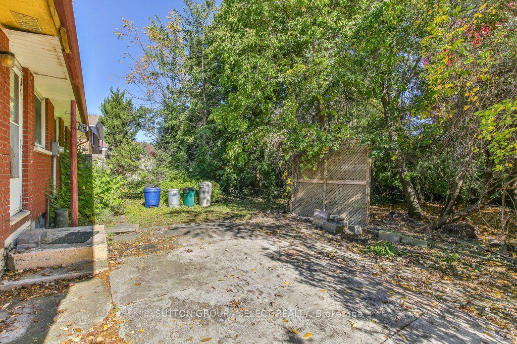 Photo 30 of 88 Ebury Crescent, London, South S — HOMEH