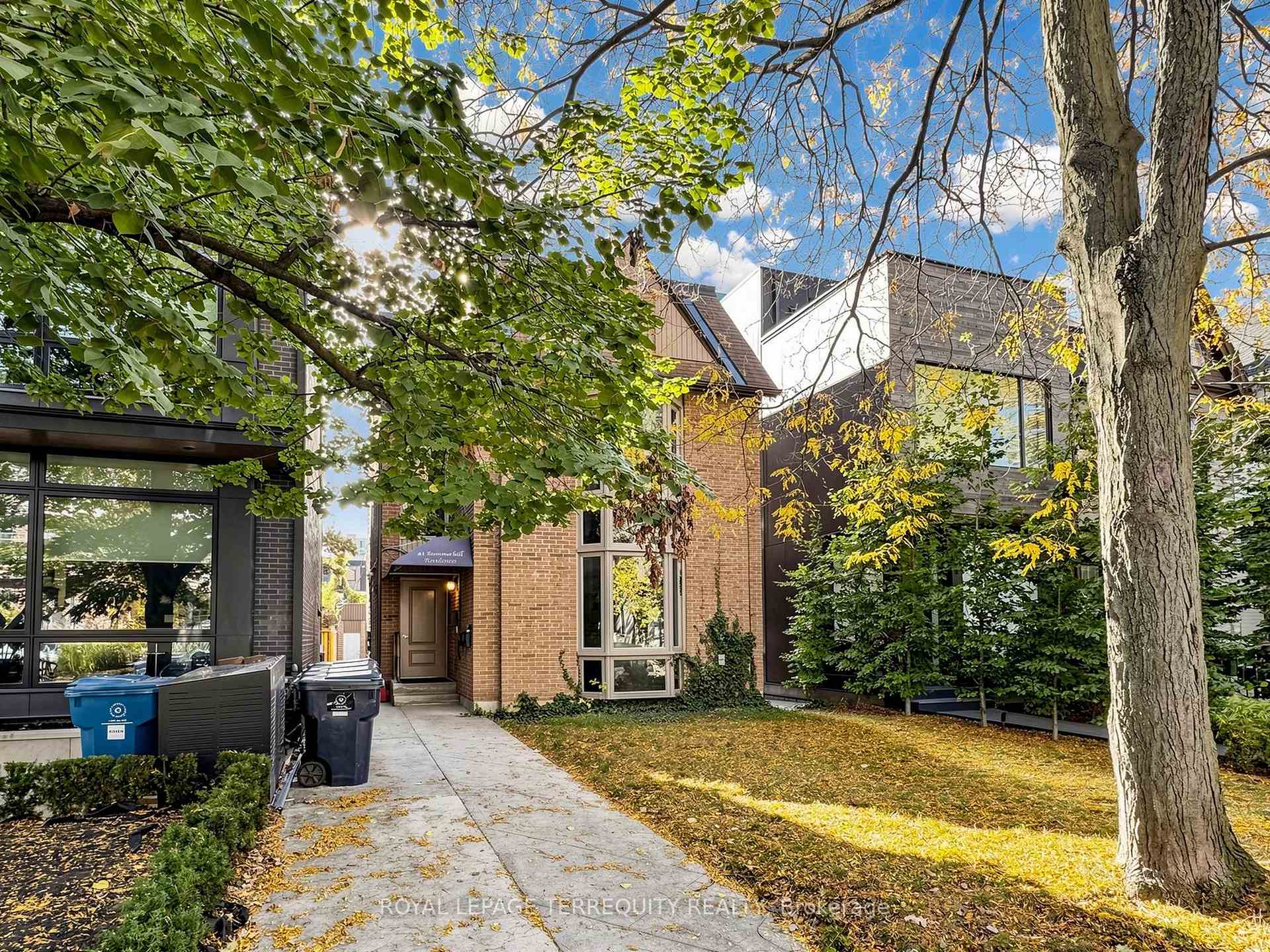 Photo 7 of Unit 1, 41 Summerhill Avenue, Toronto, Rosedale-Moore Park — HOMEH