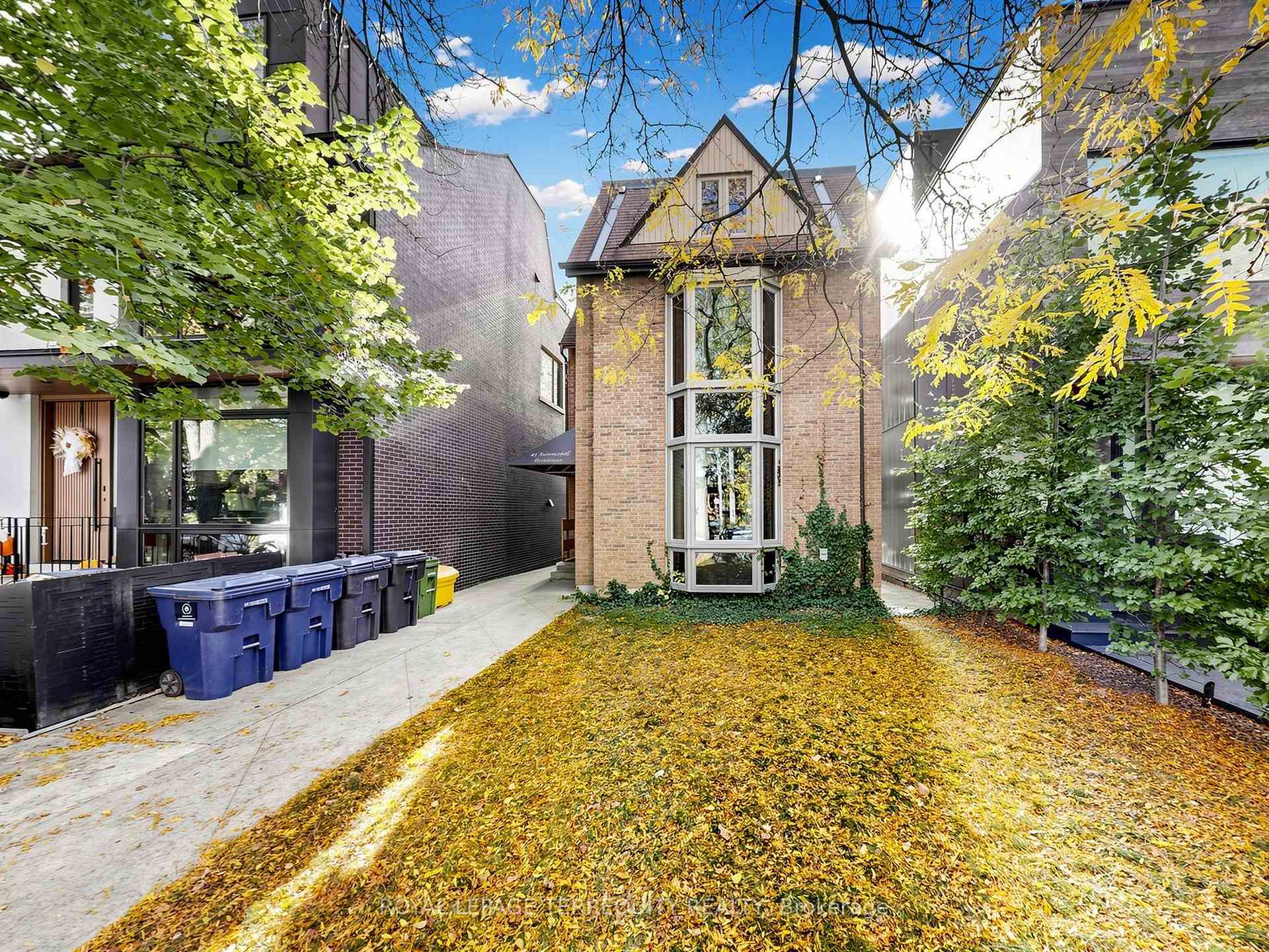 Photo 9 of Unit 1, 41 Summerhill Avenue, Toronto, Rosedale-Moore Park — HOMEH