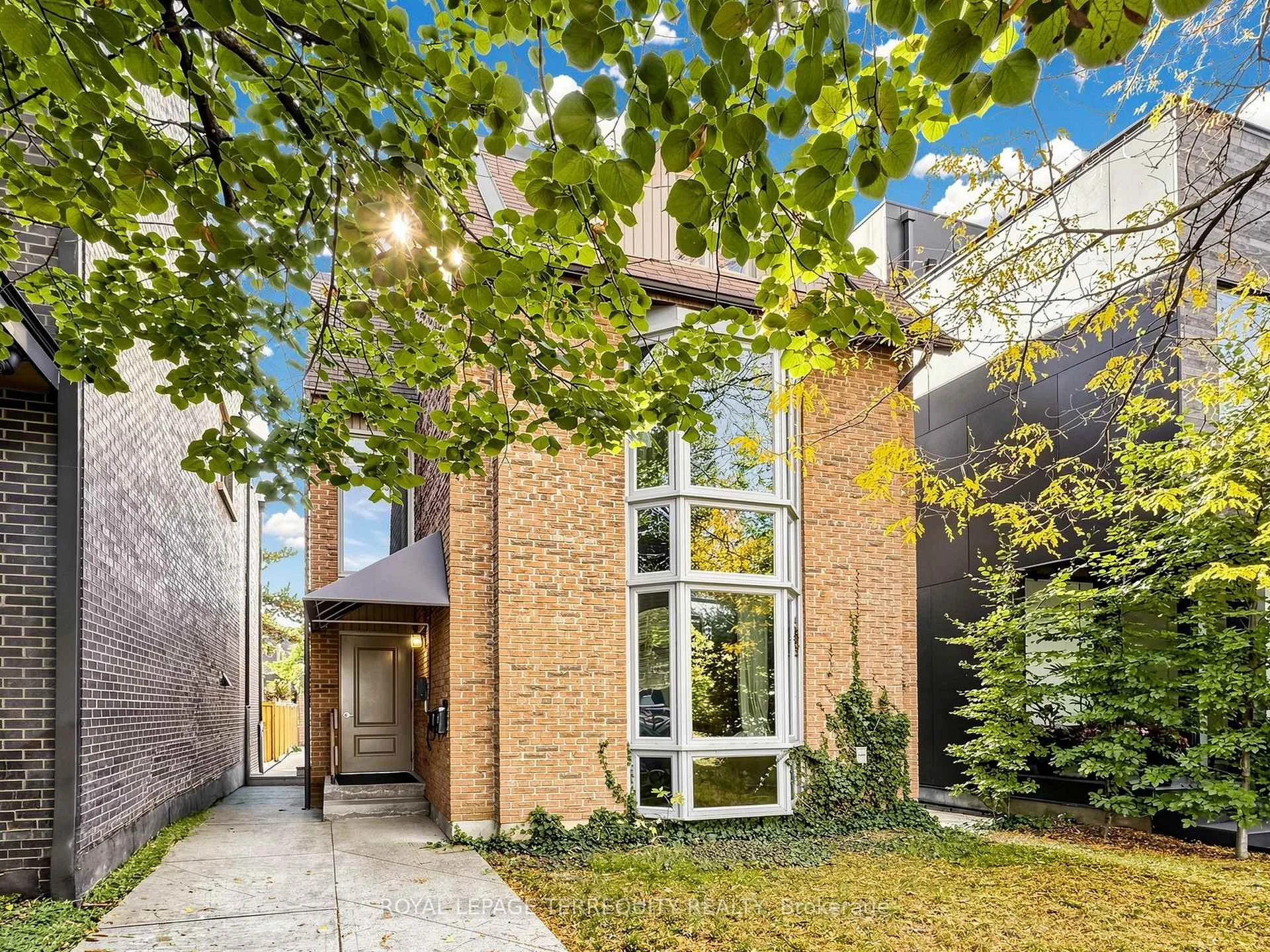 Photo 10 of Unit 1, 41 Summerhill Avenue, Toronto, Rosedale-Moore Park — HOMEH