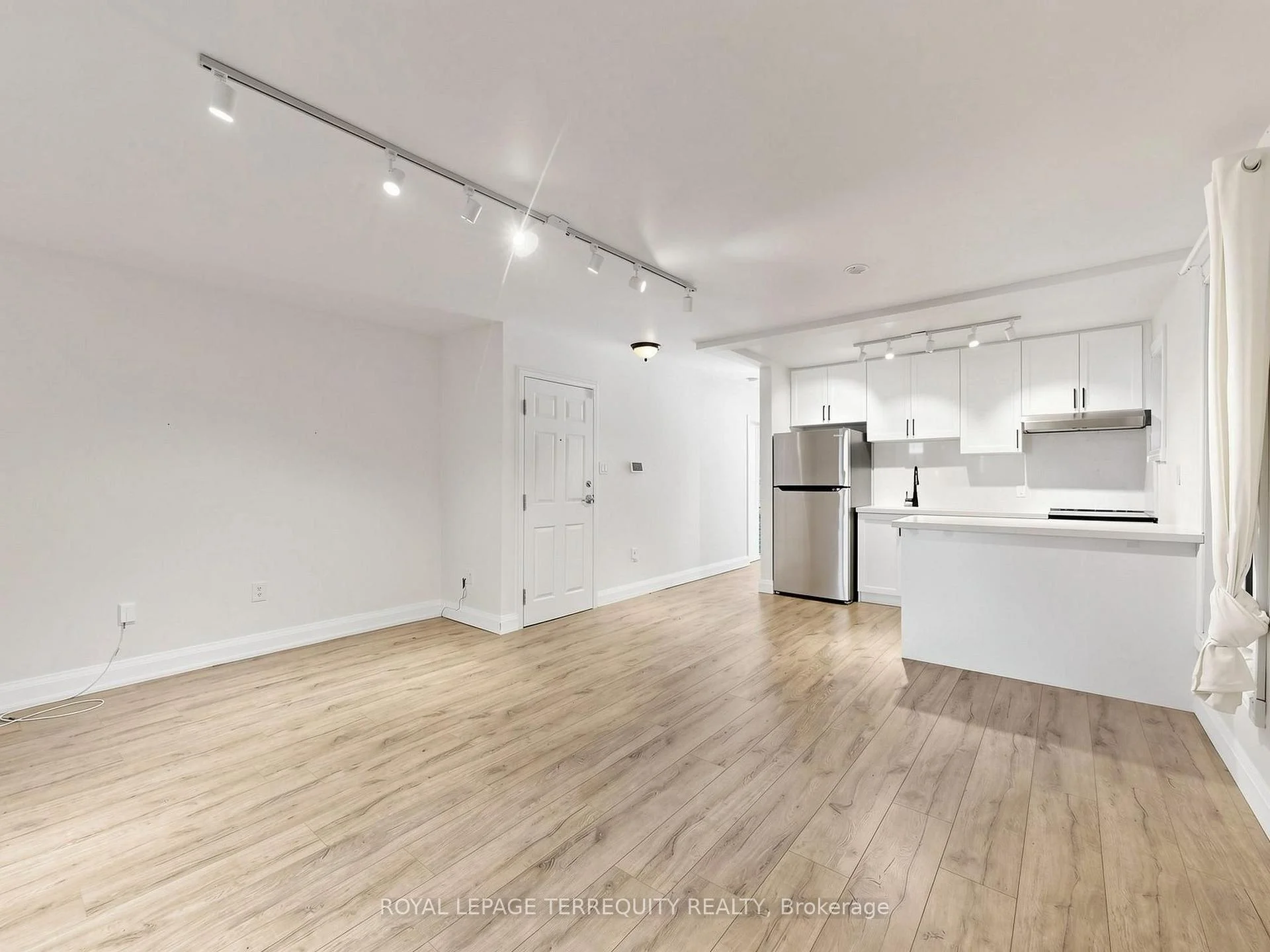 Photo 24 of Unit 1, 41 Summerhill Avenue, Toronto, Rosedale-Moore Park — HOMEH