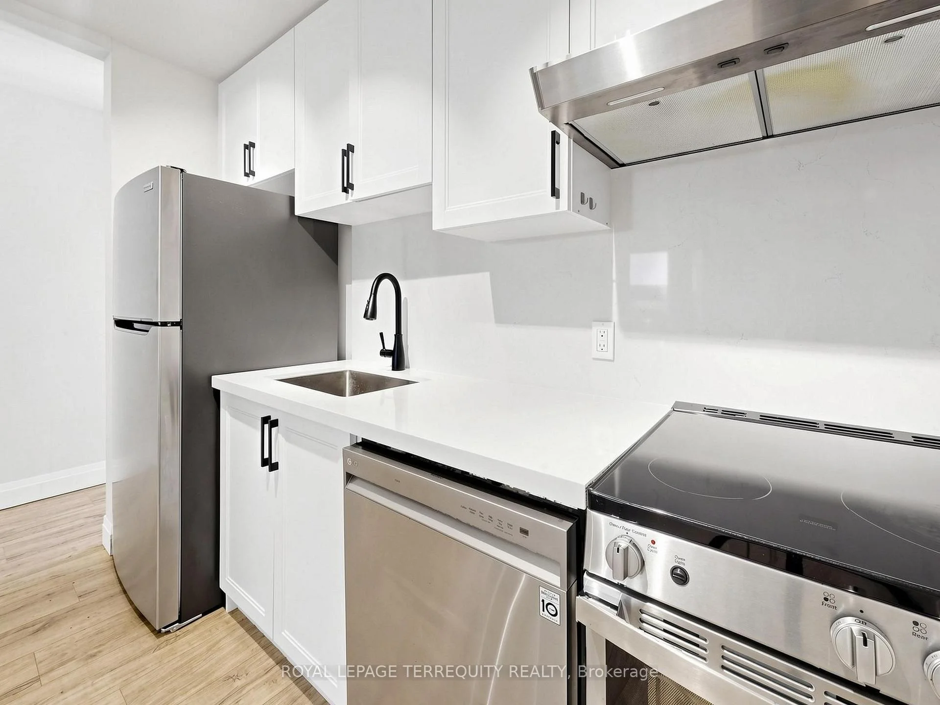 Photo 34 of Unit 1, 41 Summerhill Avenue, Toronto, Rosedale-Moore Park — HOMEH
