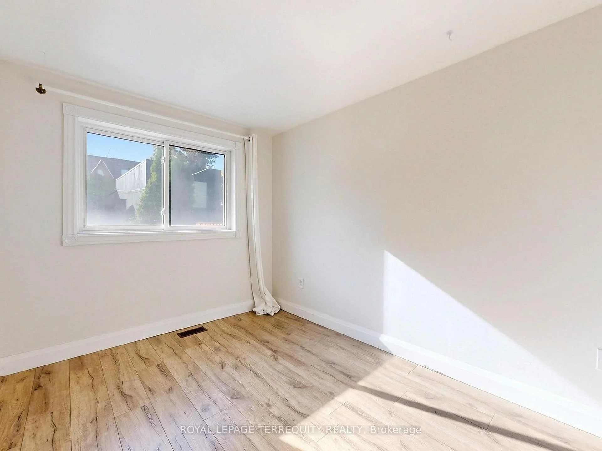 Photo 44 of Unit 1, 41 Summerhill Avenue, Toronto, Rosedale-Moore Park — HOMEH