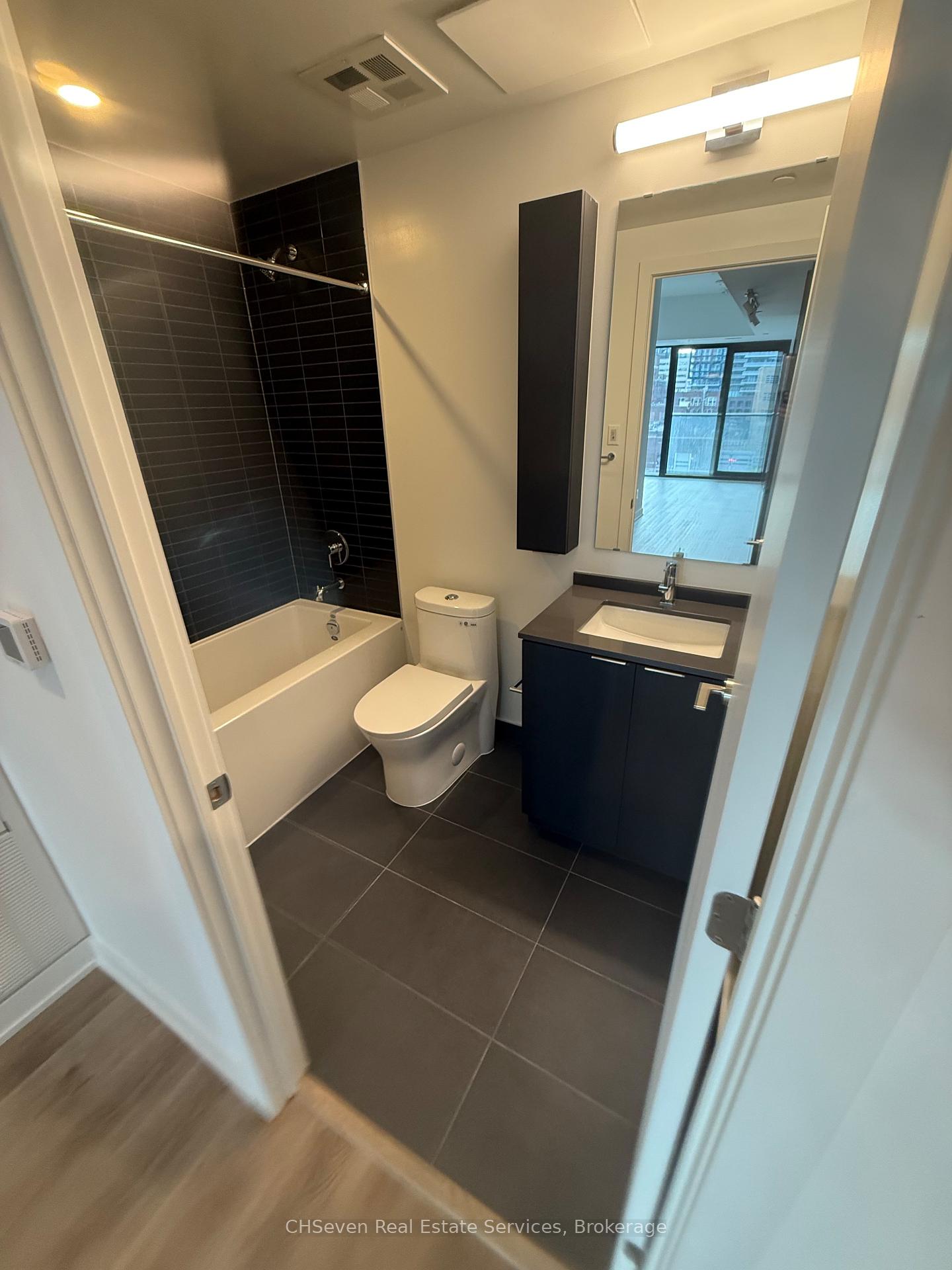 Photo 7 of Unit 702, 91 John Street N, Hamilton, Corktown — HOMEH