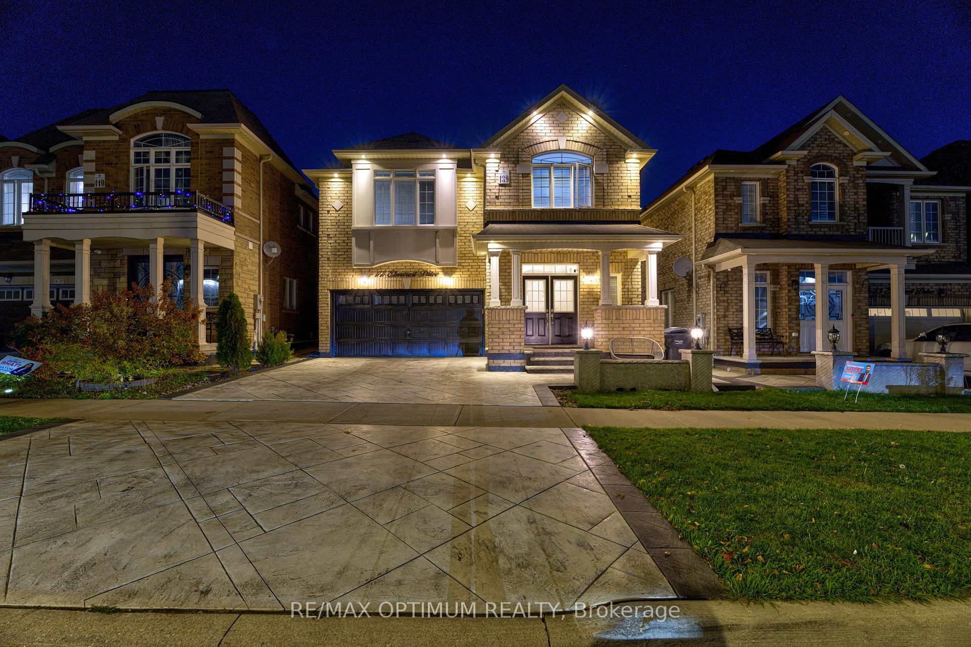 Photo 2 of 17 Elmcrest Drive, Brampton, Credit Valley — HOMEH