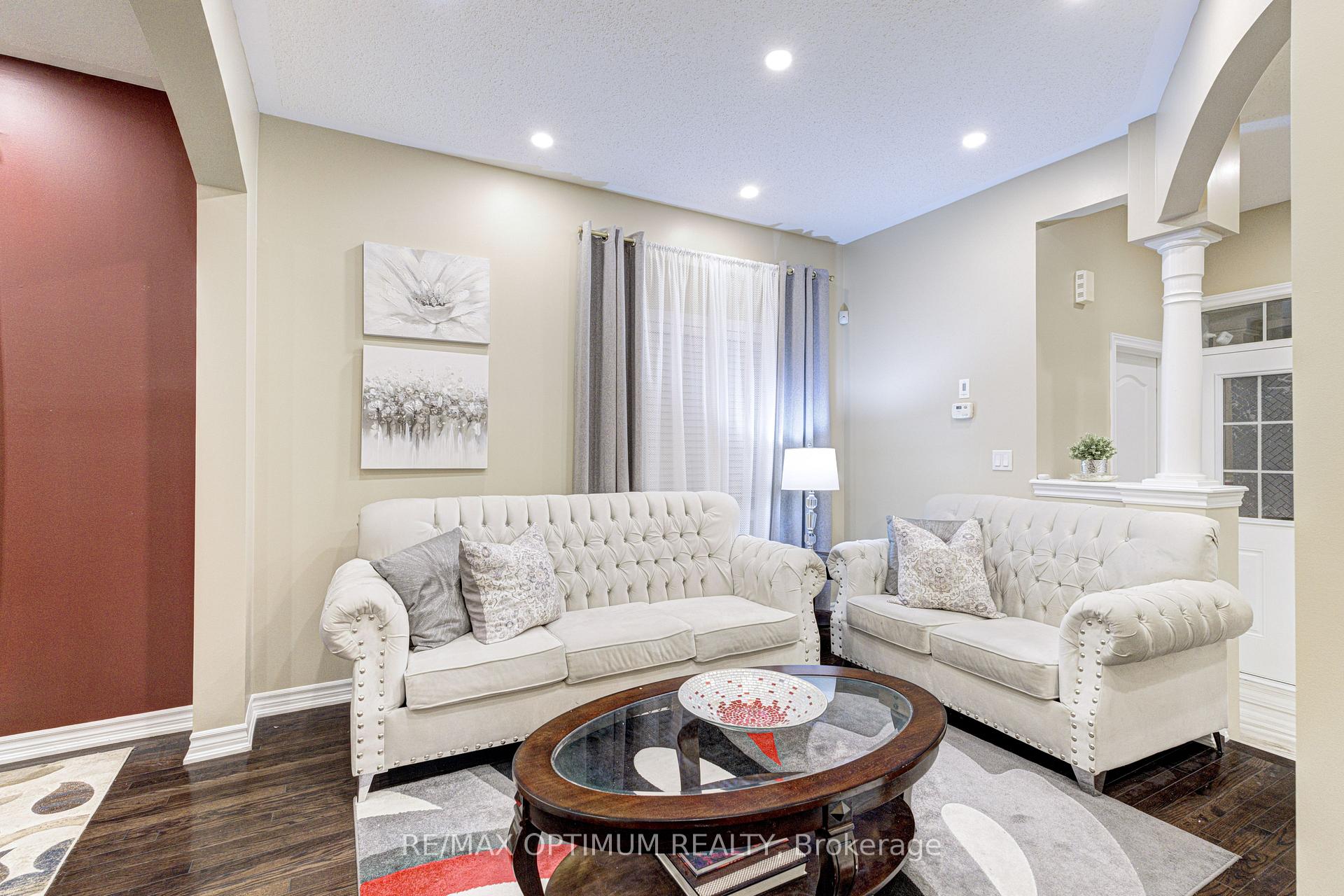Photo 6 of 17 Elmcrest Drive, Brampton, Credit Valley — HOMEH