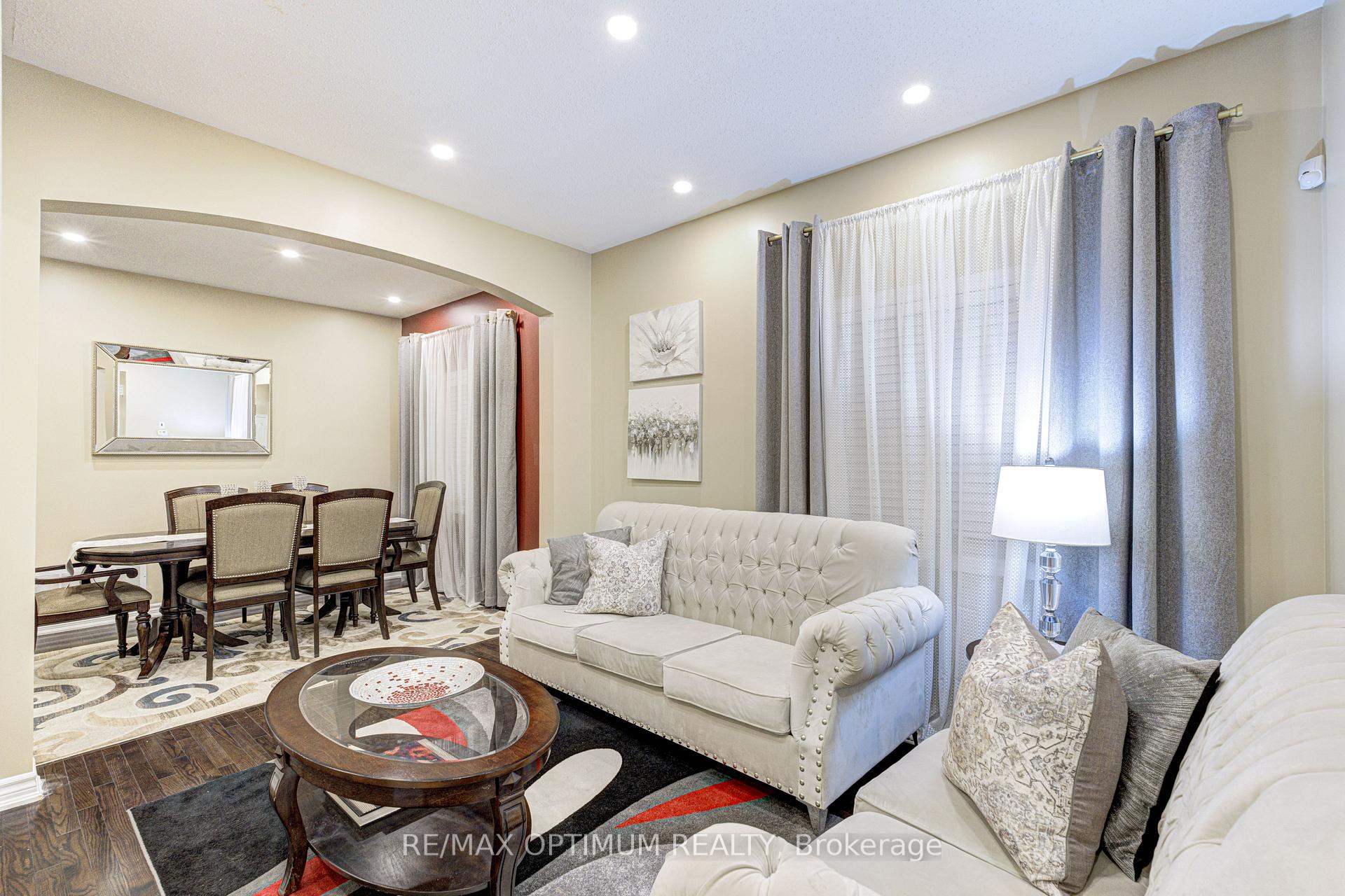 Photo 7 of 17 Elmcrest Drive, Brampton, Credit Valley — HOMEH