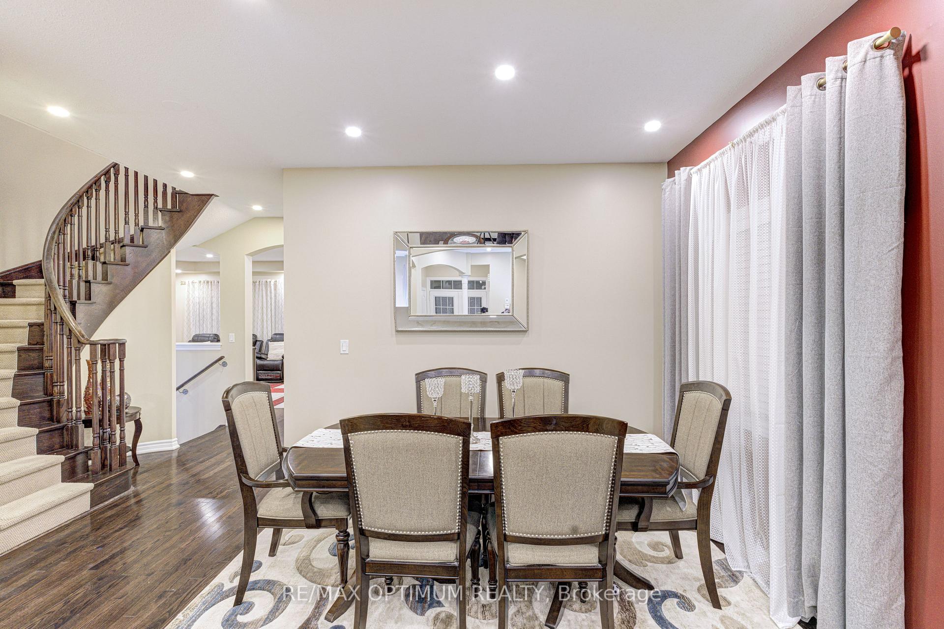 Photo 10 of 17 Elmcrest Drive, Brampton, Credit Valley — HOMEH