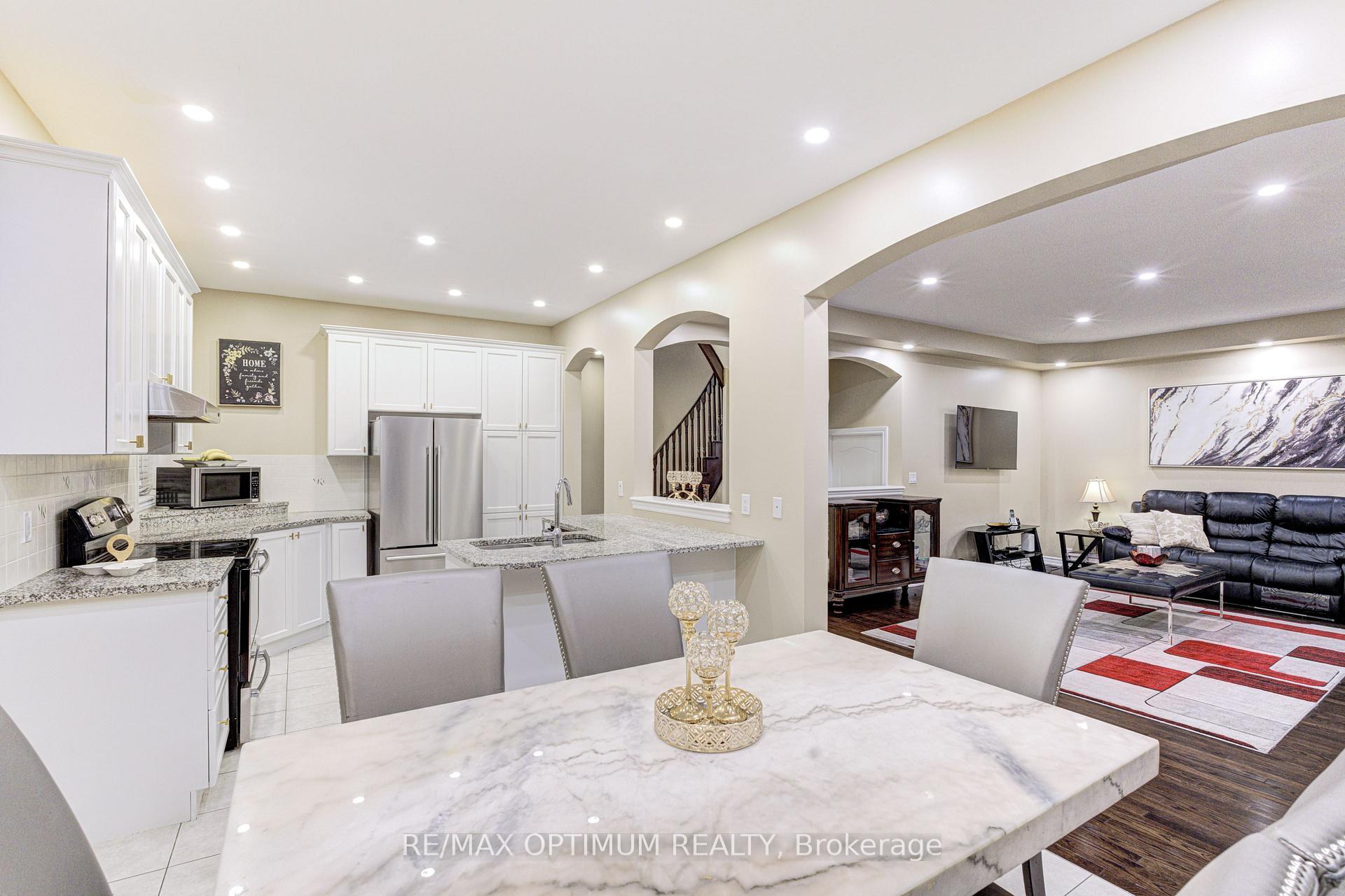 Photo 16 of 17 Elmcrest Drive, Brampton, Credit Valley — HOMEH