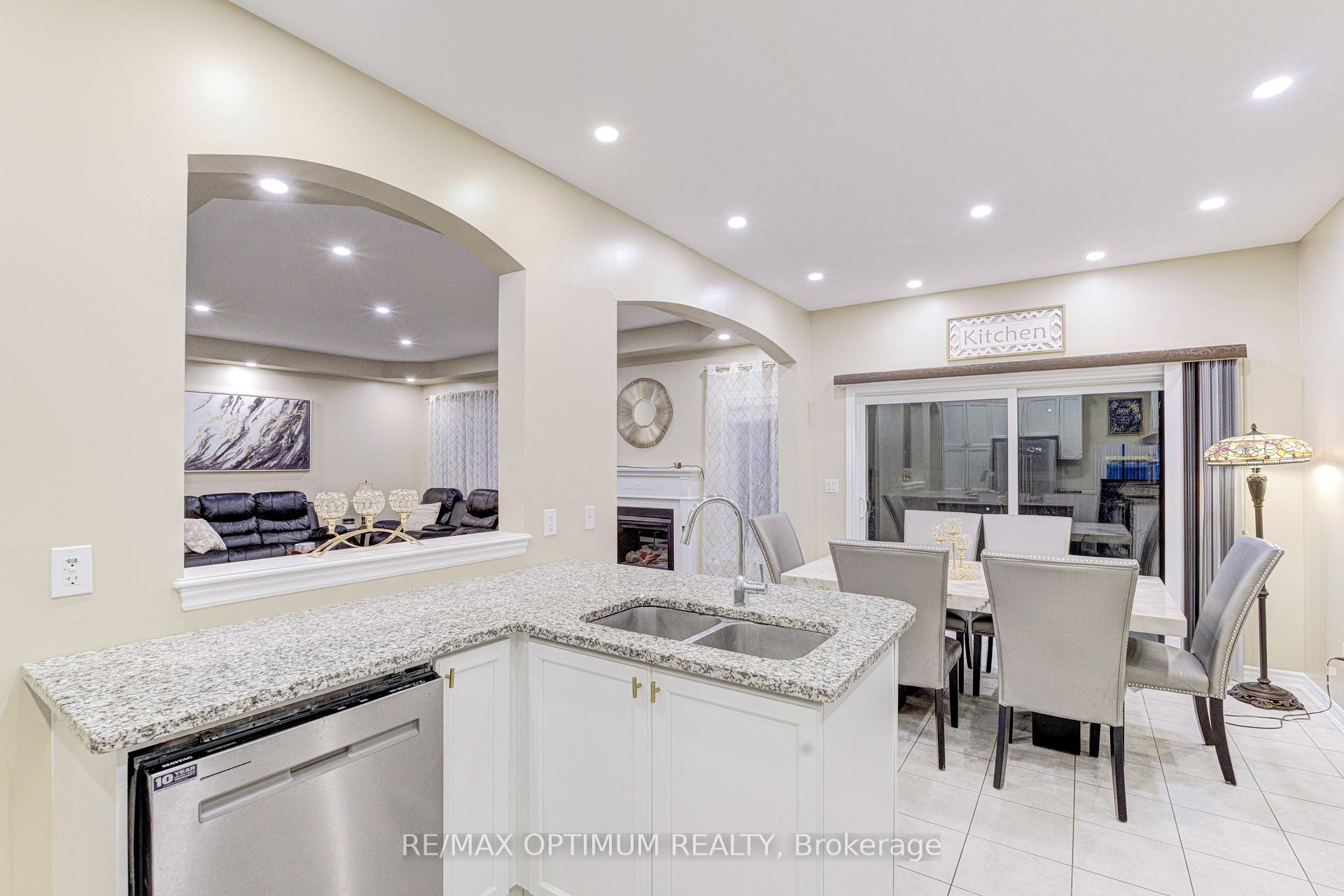 Photo 19 of 17 Elmcrest Drive, Brampton, Credit Valley — HOMEH