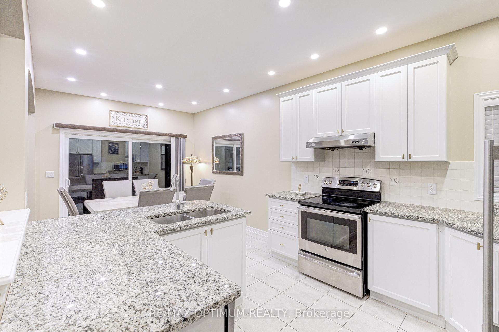 Photo 20 of 17 Elmcrest Drive, Brampton, Credit Valley — HOMEH