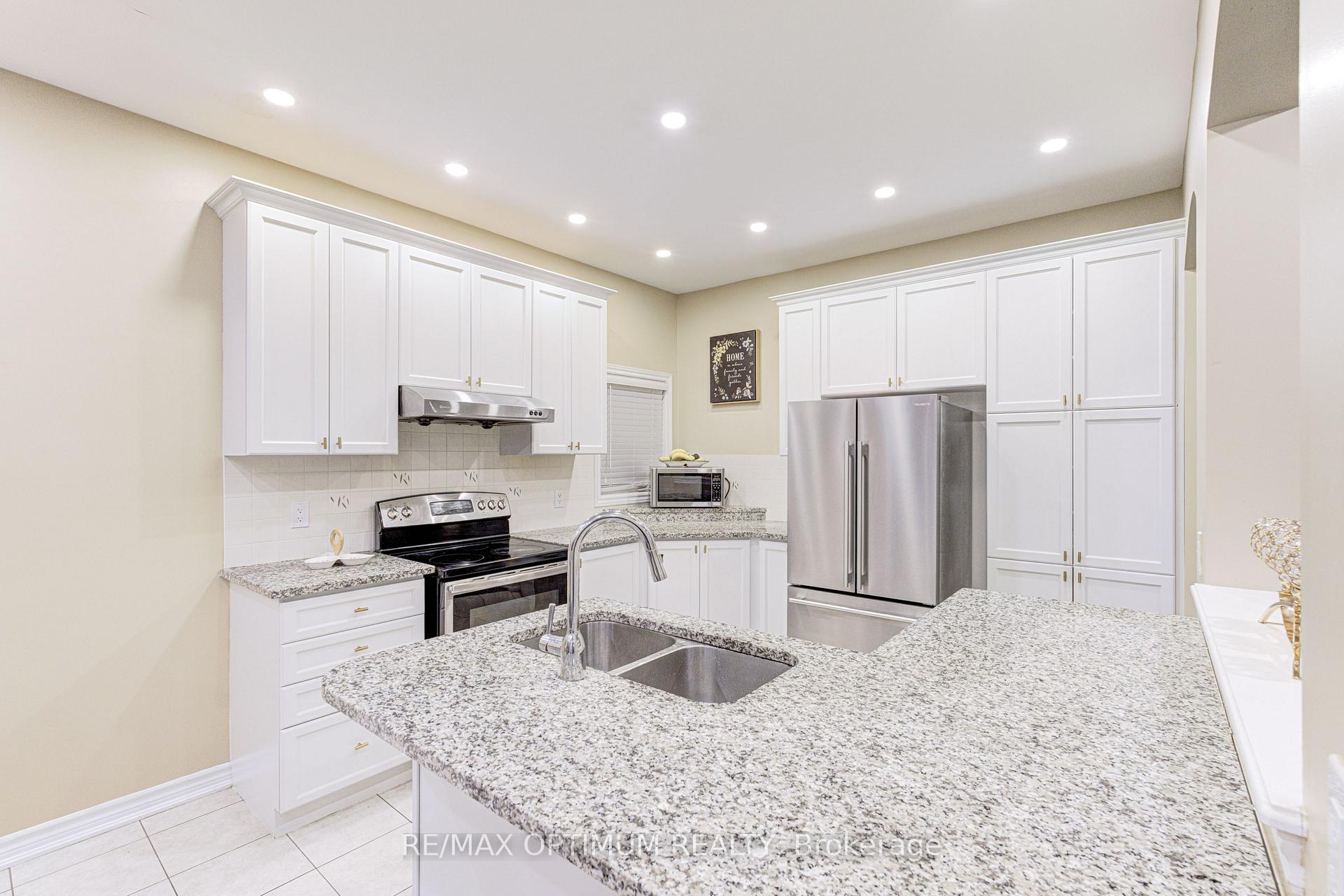 Photo 21 of 17 Elmcrest Drive, Brampton, Credit Valley — HOMEH