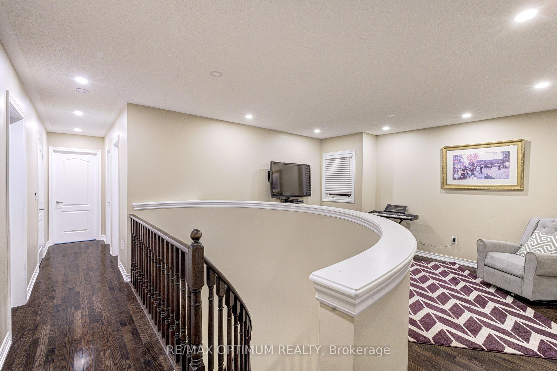 Photo 24 of 17 Elmcrest Drive, Brampton, Credit Valley — HOMEH