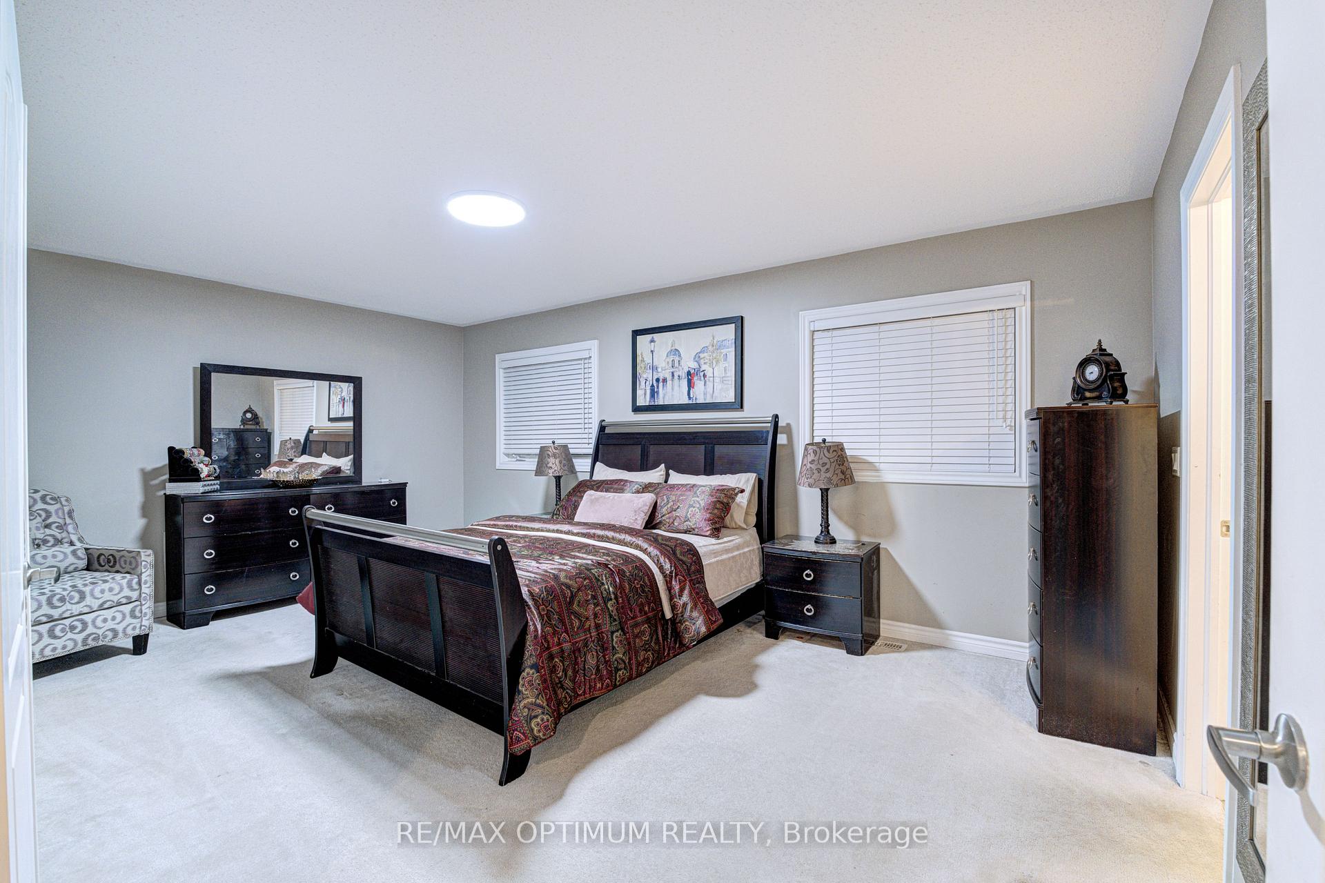 Photo 27 of 17 Elmcrest Drive, Brampton, Credit Valley — HOMEH