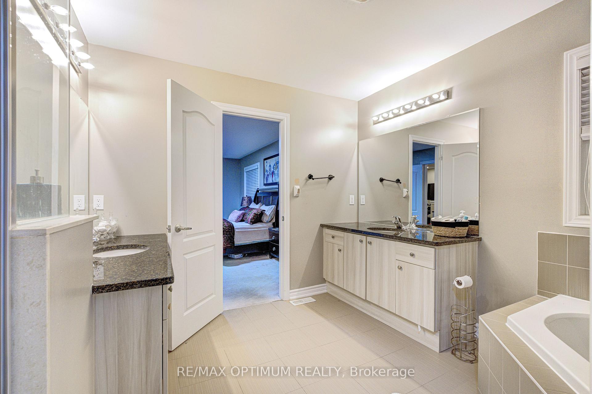 Photo 31 of 17 Elmcrest Drive, Brampton, Credit Valley — HOMEH