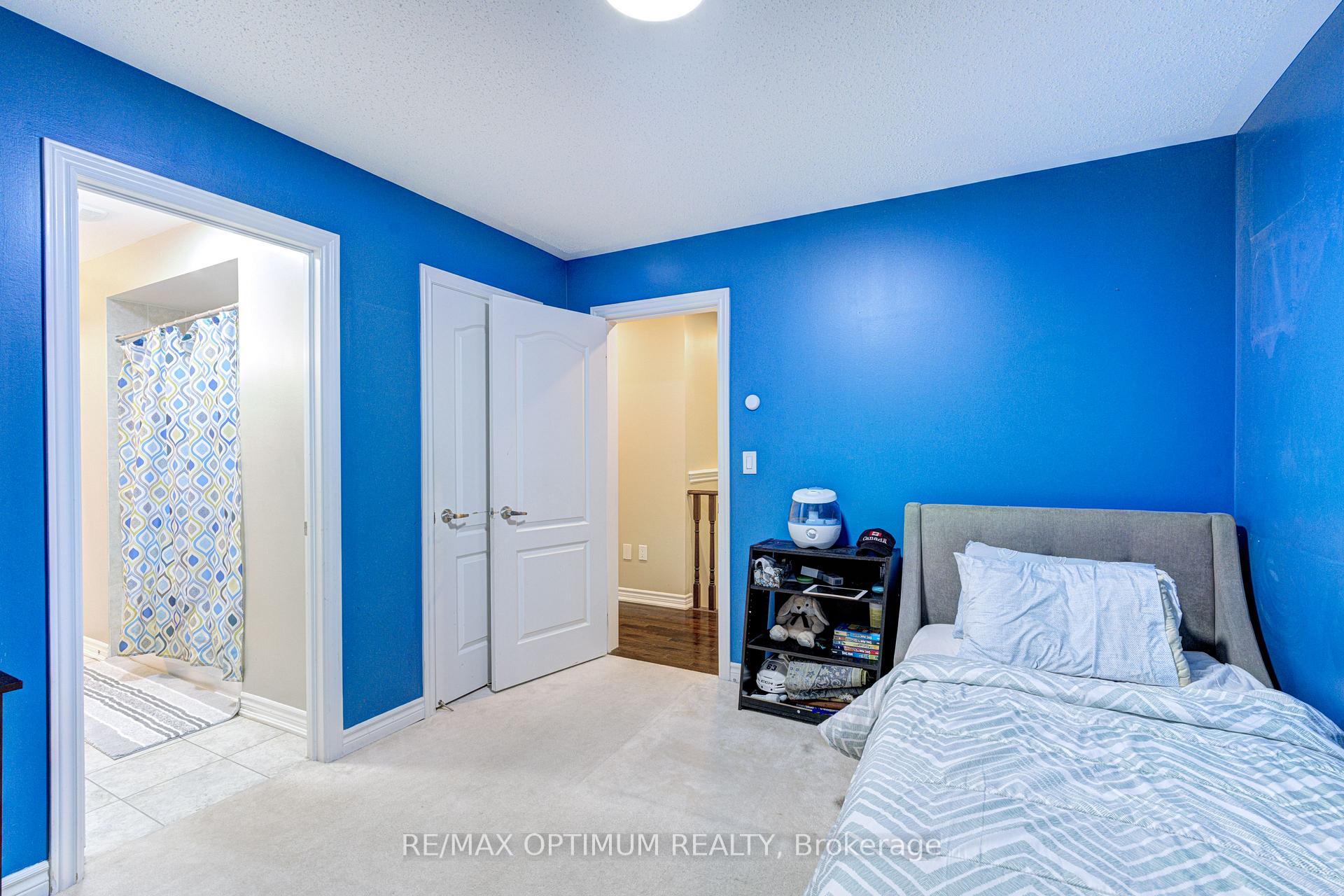 Photo 33 of 17 Elmcrest Drive, Brampton, Credit Valley — HOMEH