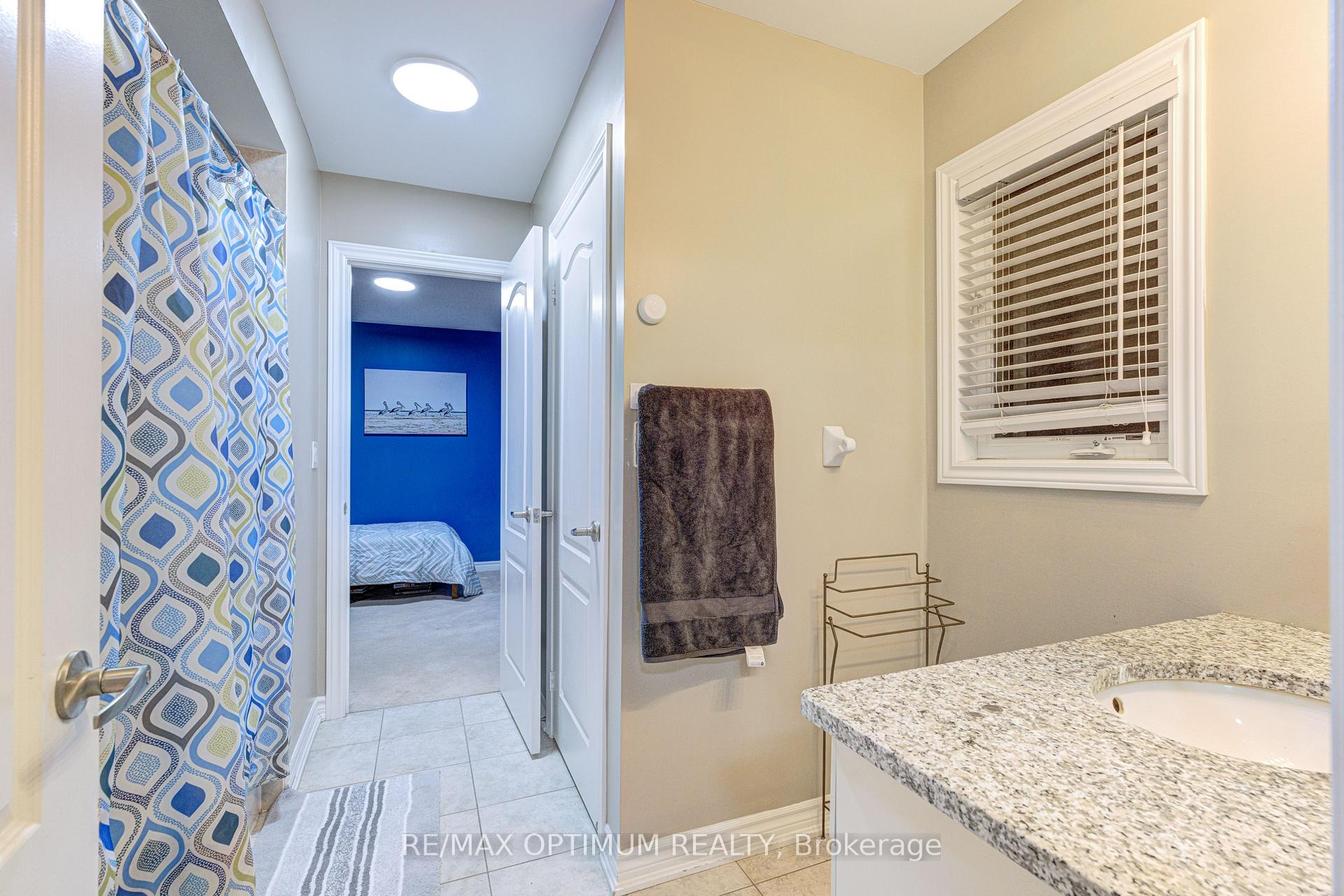 Photo 35 of 17 Elmcrest Drive, Brampton, Credit Valley — HOMEH