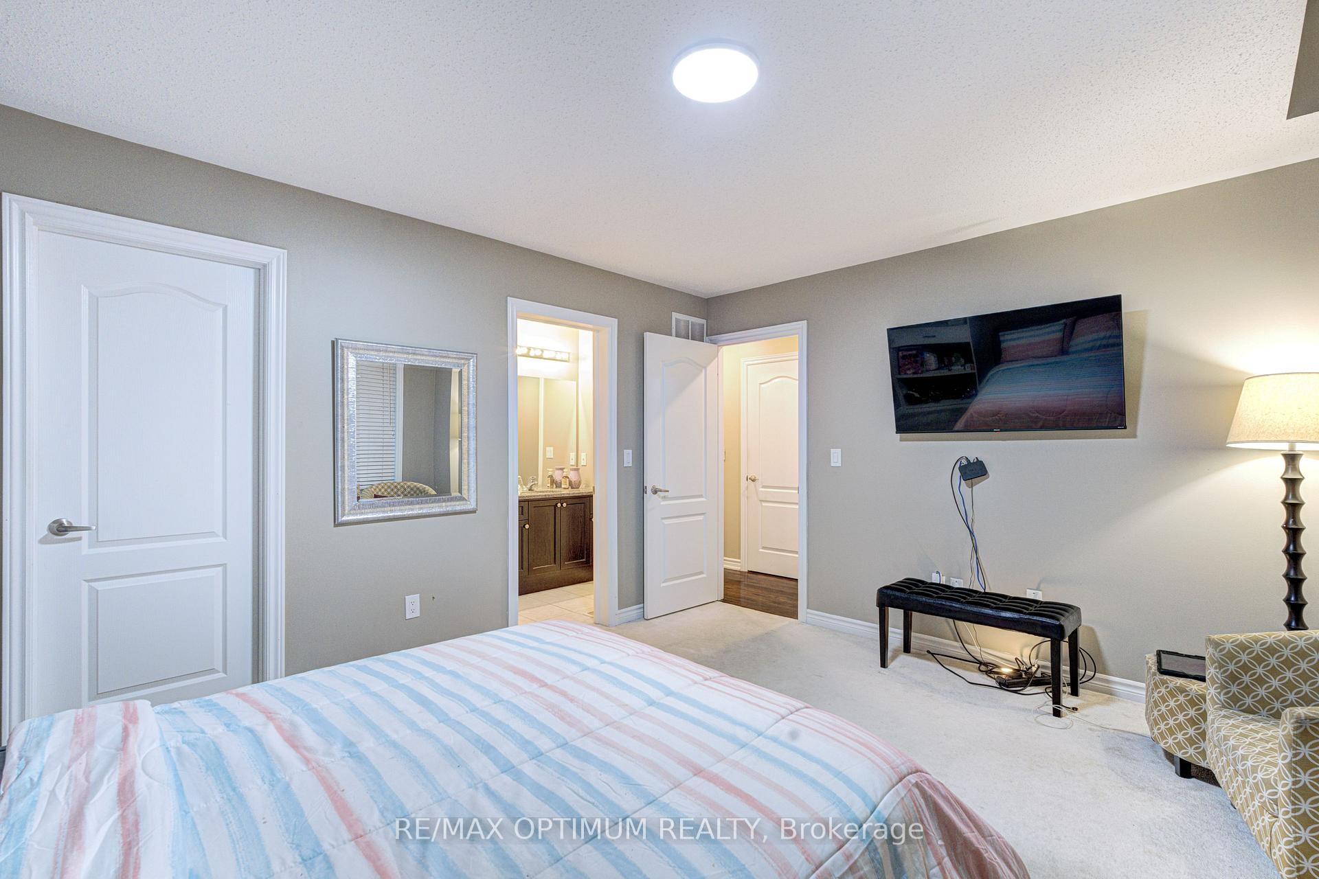 Photo 39 of 17 Elmcrest Drive, Brampton, Credit Valley — HOMEH