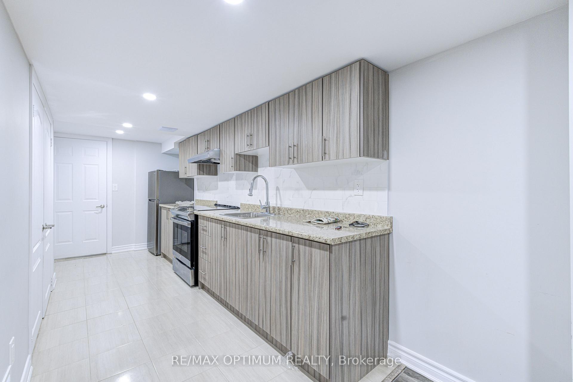 Photo 42 of 17 Elmcrest Drive, Brampton, Credit Valley — HOMEH