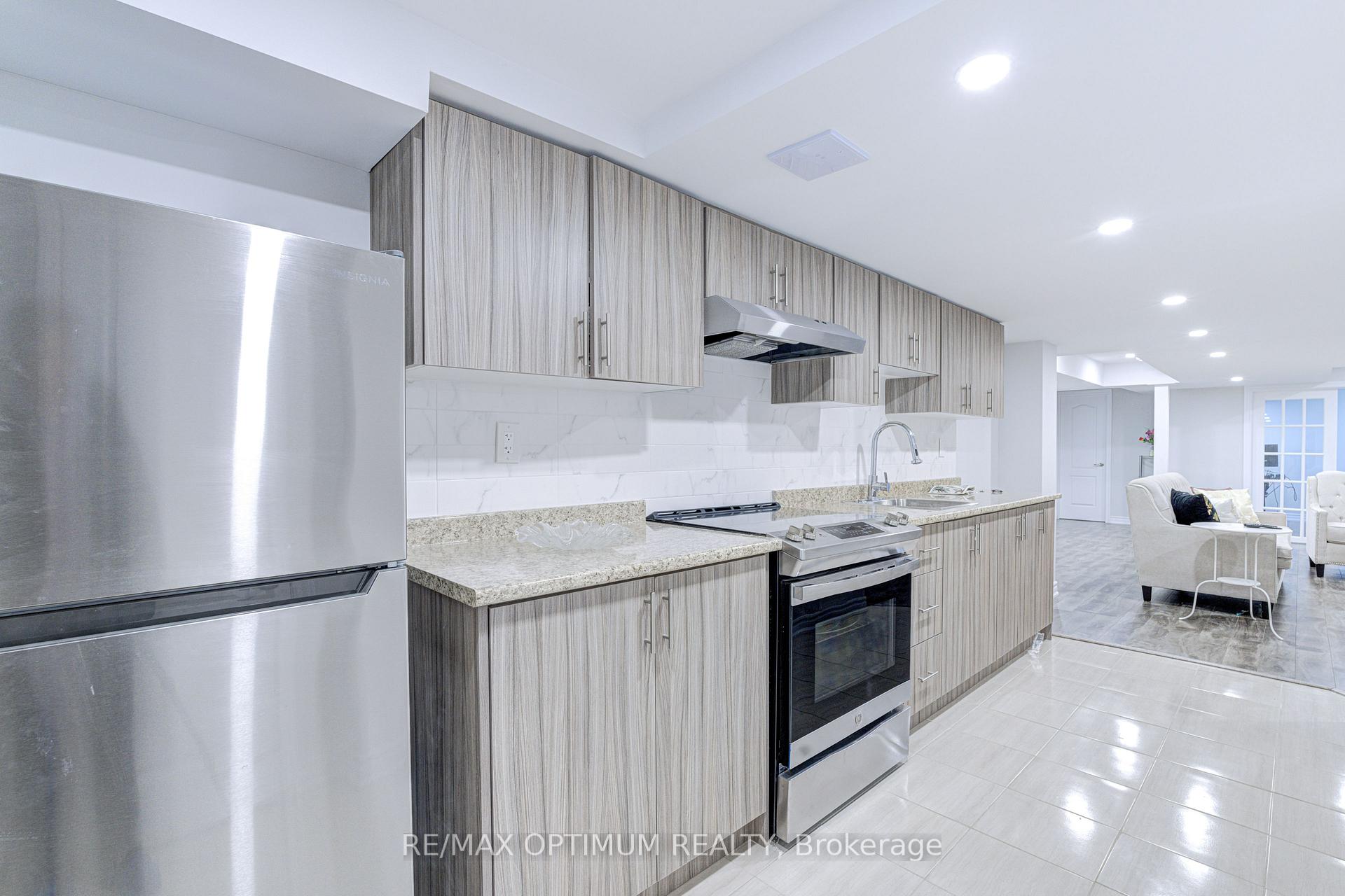 Photo 43 of 17 Elmcrest Drive, Brampton, Credit Valley — HOMEH
