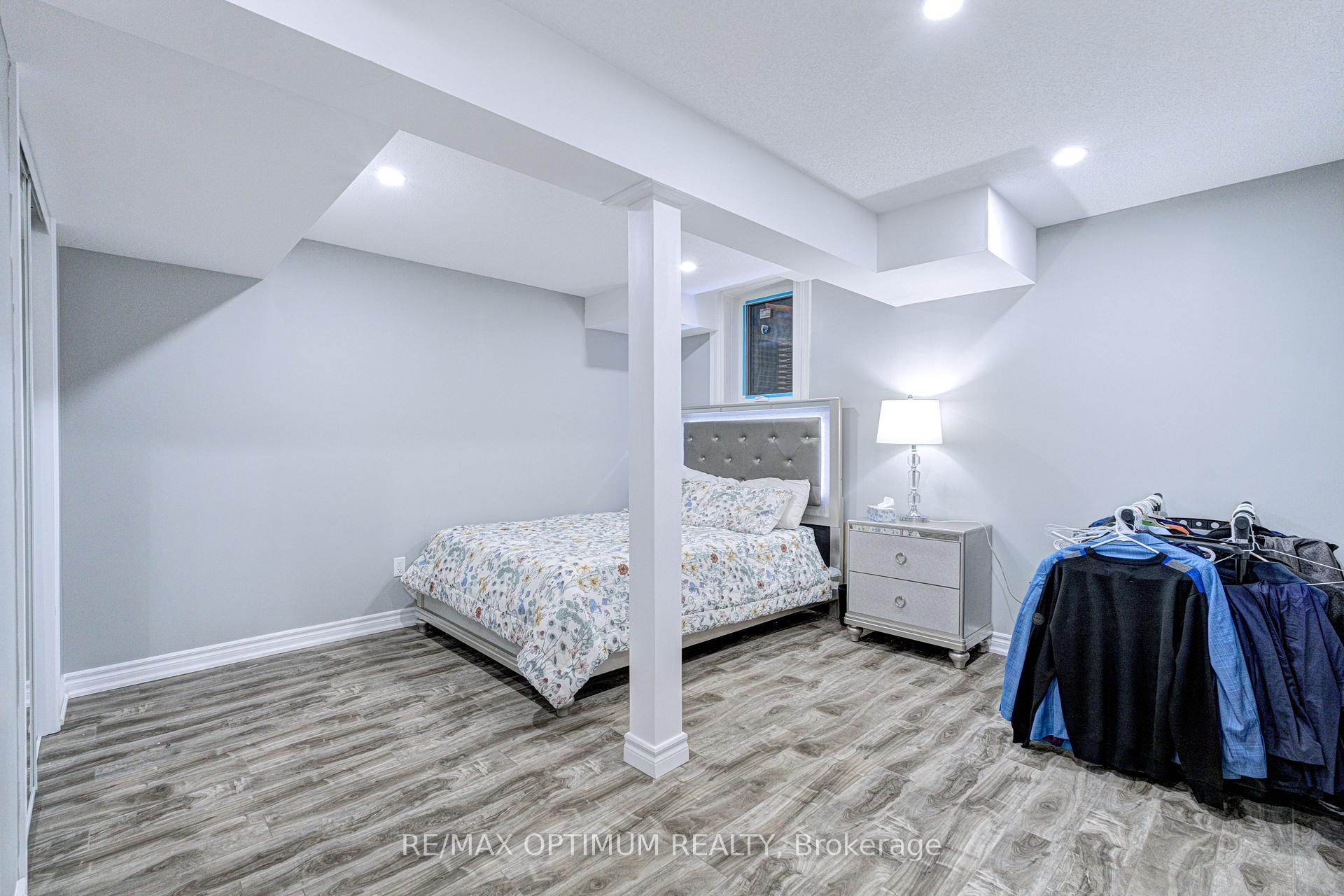 Photo 47 of 17 Elmcrest Drive, Brampton, Credit Valley — HOMEH