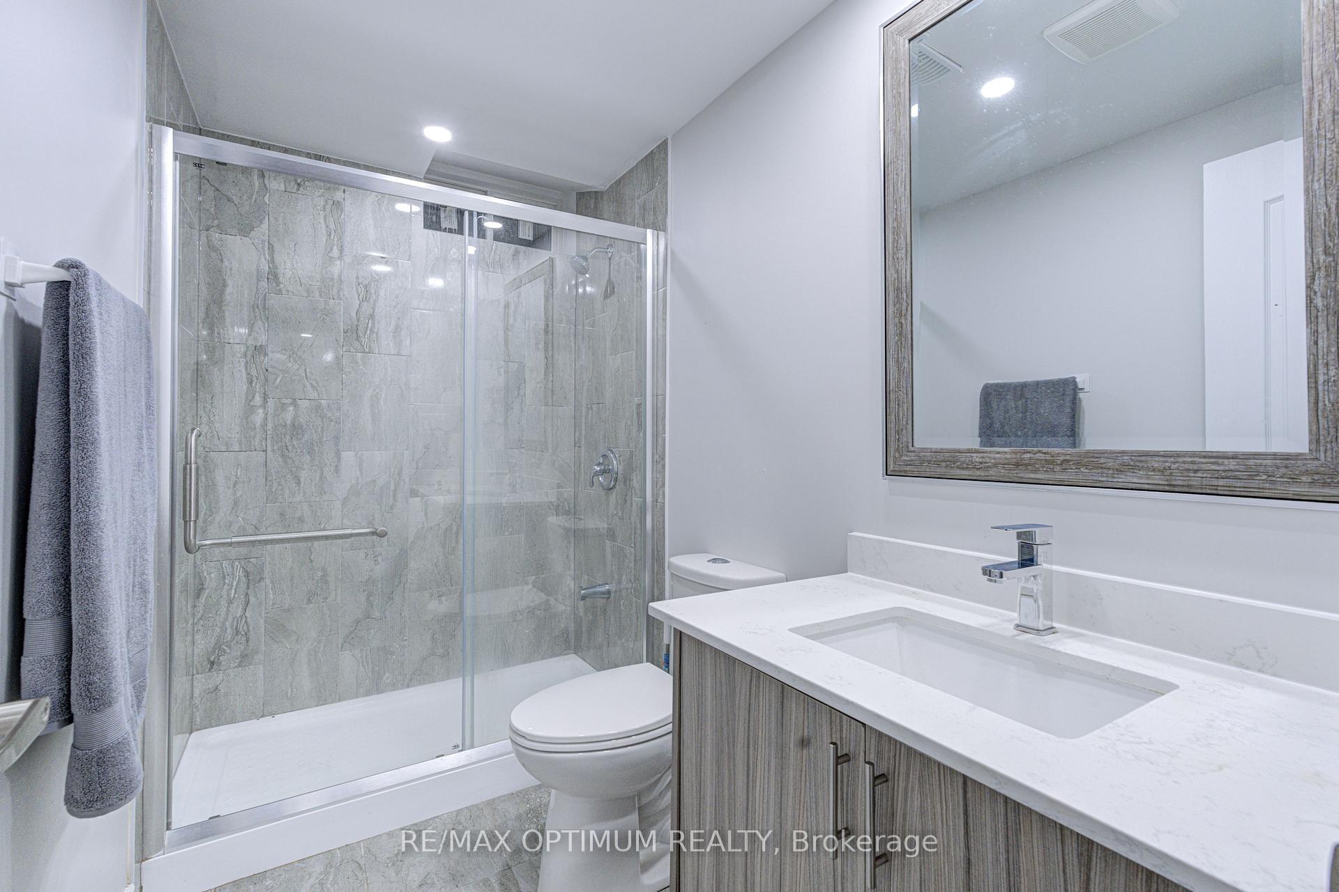 Photo 48 of 17 Elmcrest Drive, Brampton, Credit Valley — HOMEH