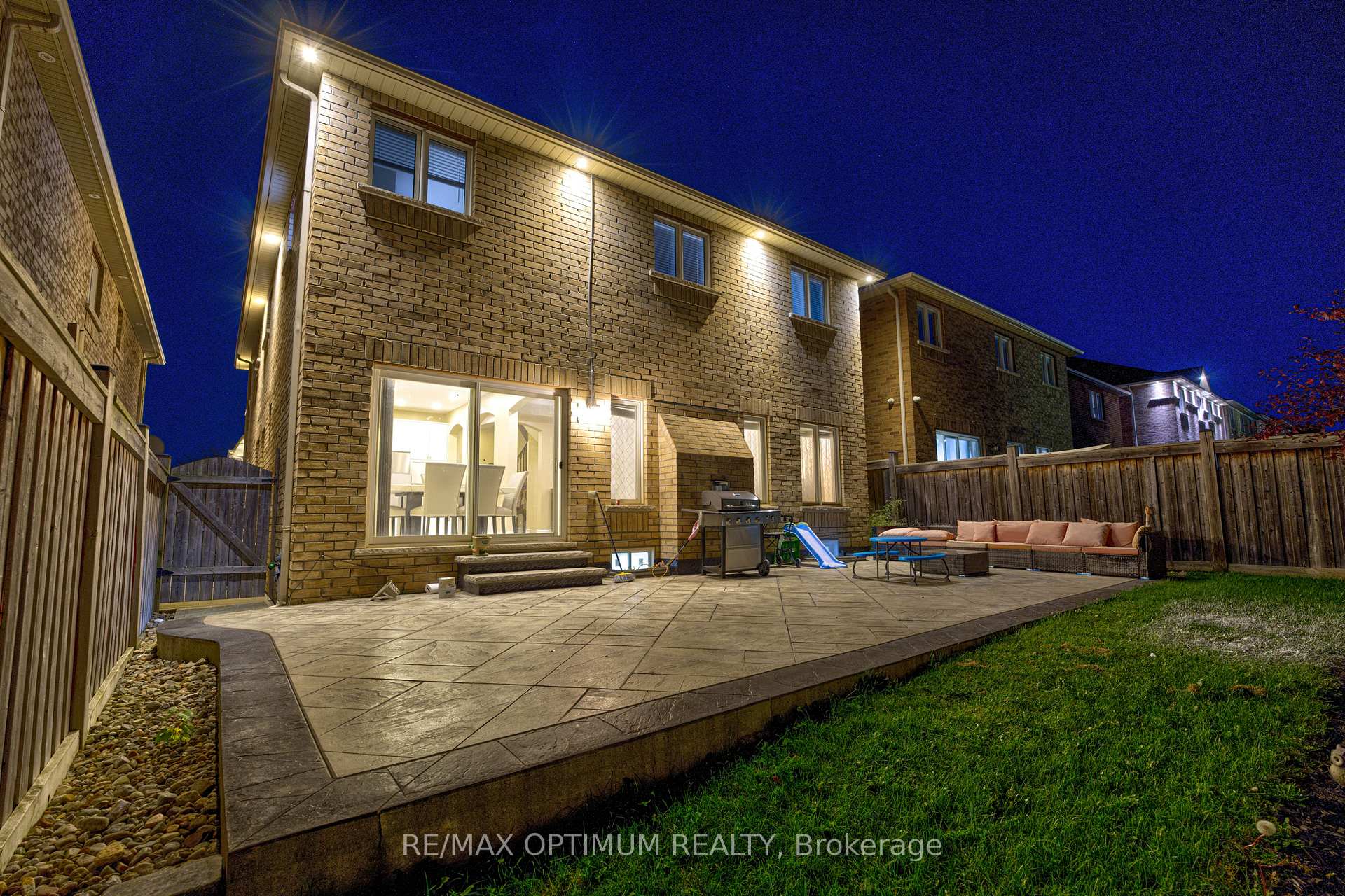 Photo 50 of 17 Elmcrest Drive, Brampton, Credit Valley — HOMEH