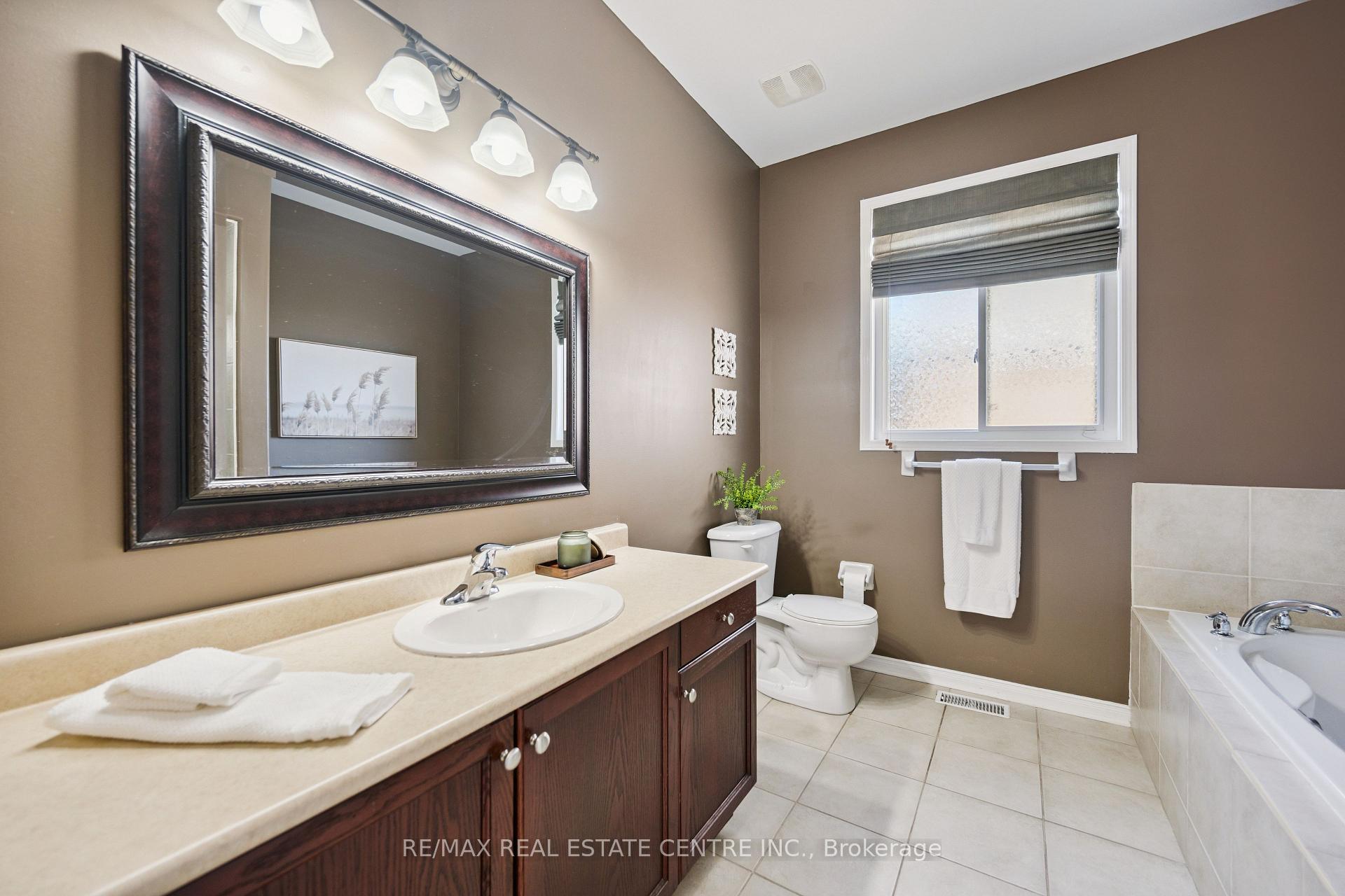 Photo 23 of 27 Triller Avenue, Cambridge, Christopher-Champlain — HOMEH